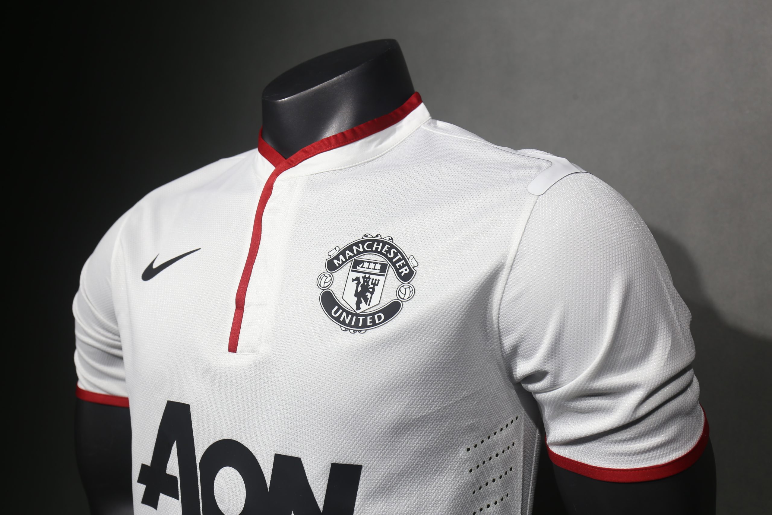 Manchester United 2012/13 Away Retro Jersey (Player Version) - Image 5