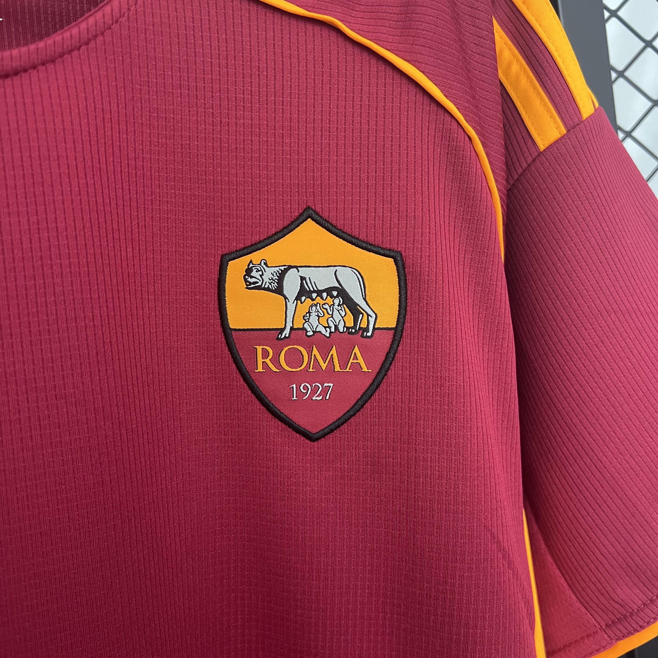 Roma 2025/26 Home Jersey (Fan Version) - Image 3