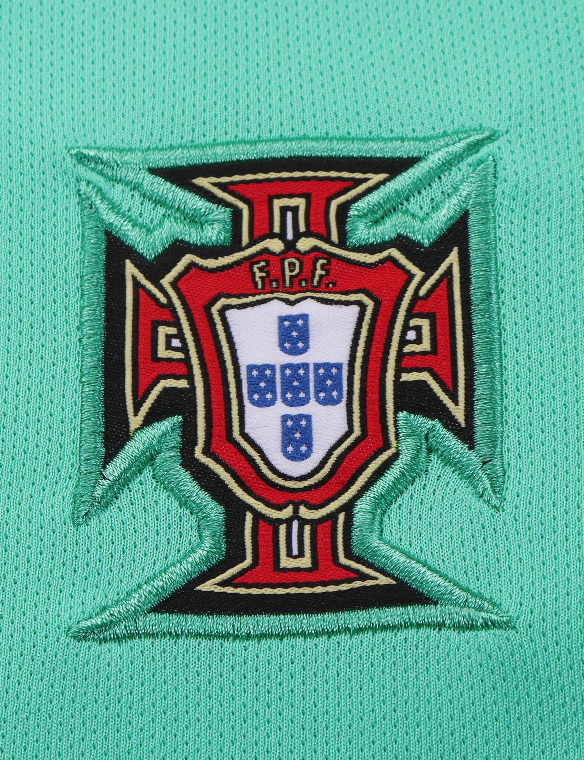 Portugal 2016 Euro Away Kids Kit - Image 4