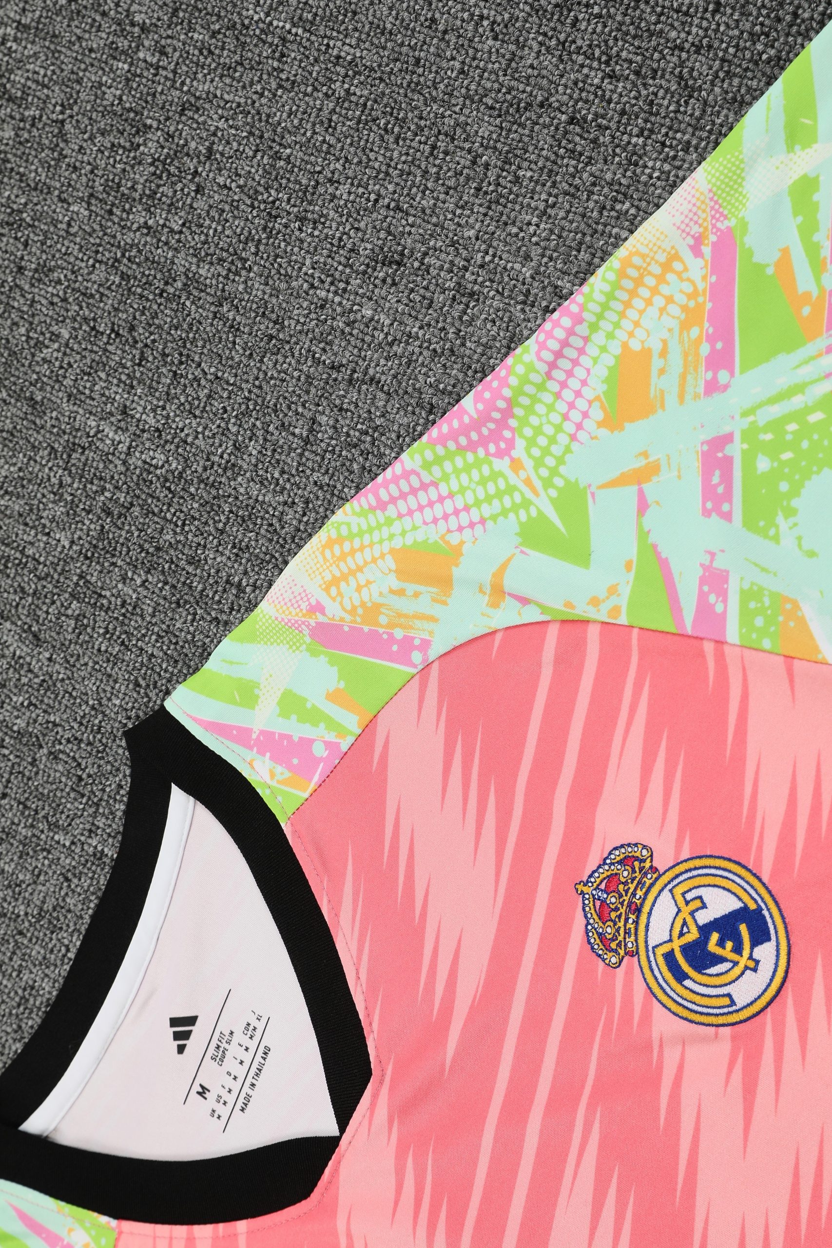 2025/26 Real Madrid Short Sleeve Training Suit - Image 4