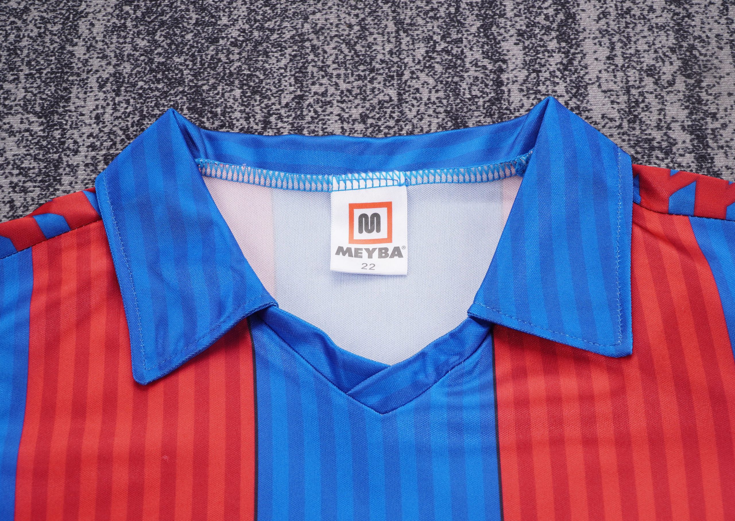 Barcelona 1991/92 Home Kids Kit - Image 3