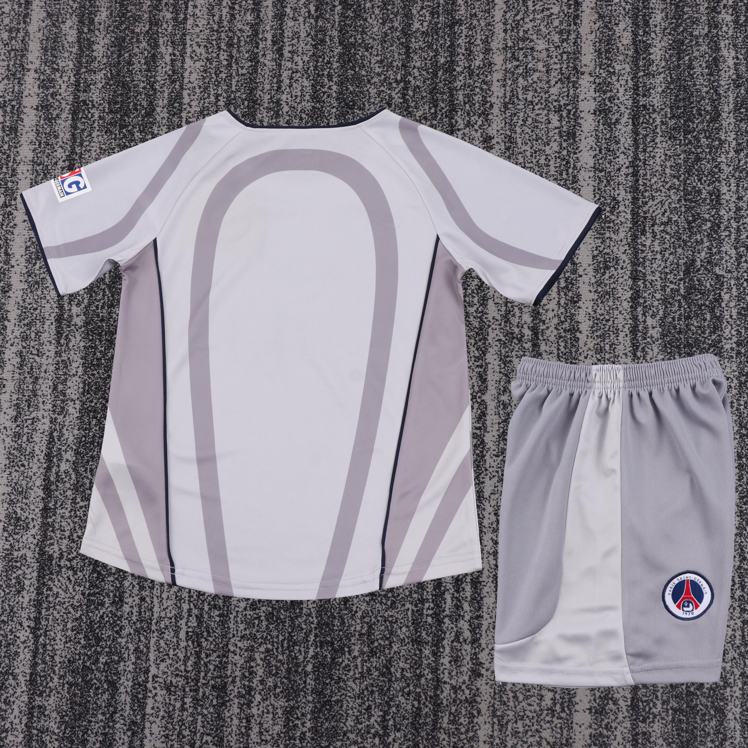 2001/02 PSG Away Retro Kids Kit Replica - Image 2