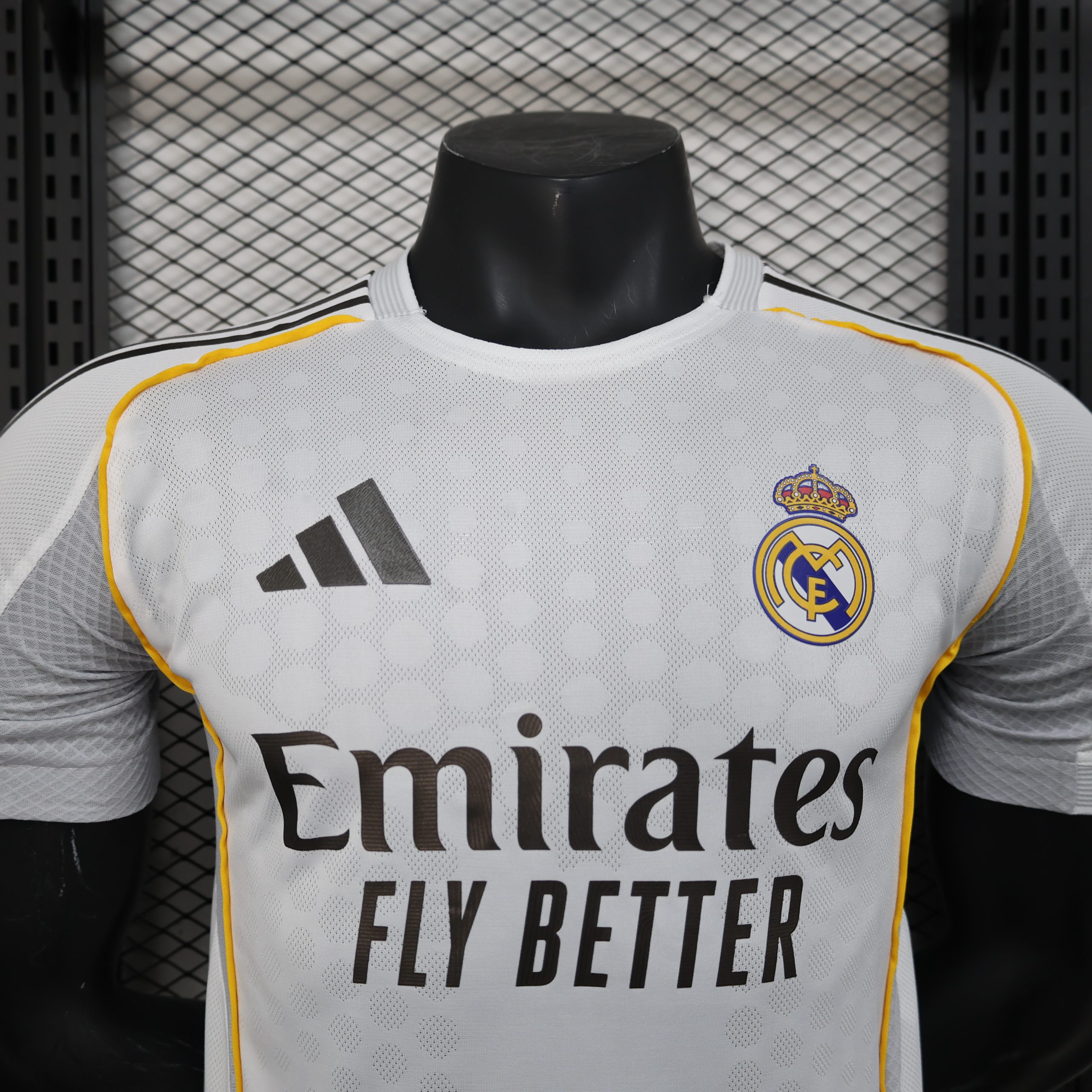 Real Madrid 2025/26 Home Jersey (Player Version) - Image 3