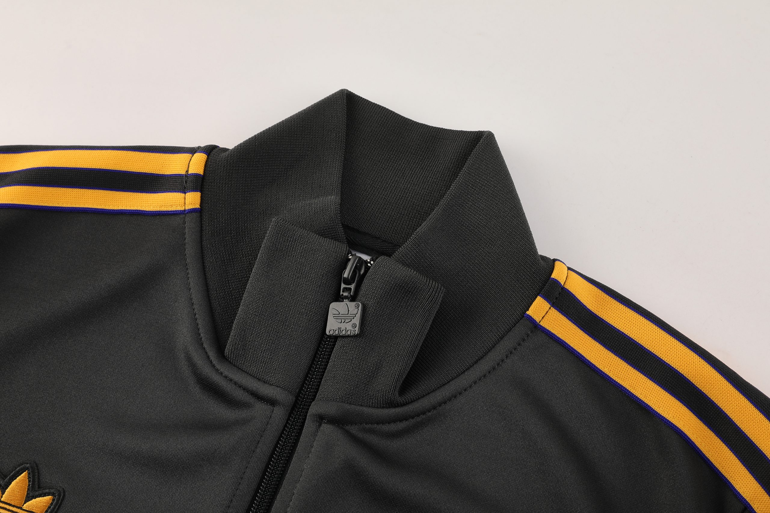Manchester United 2025/26 Jacket - Image 4