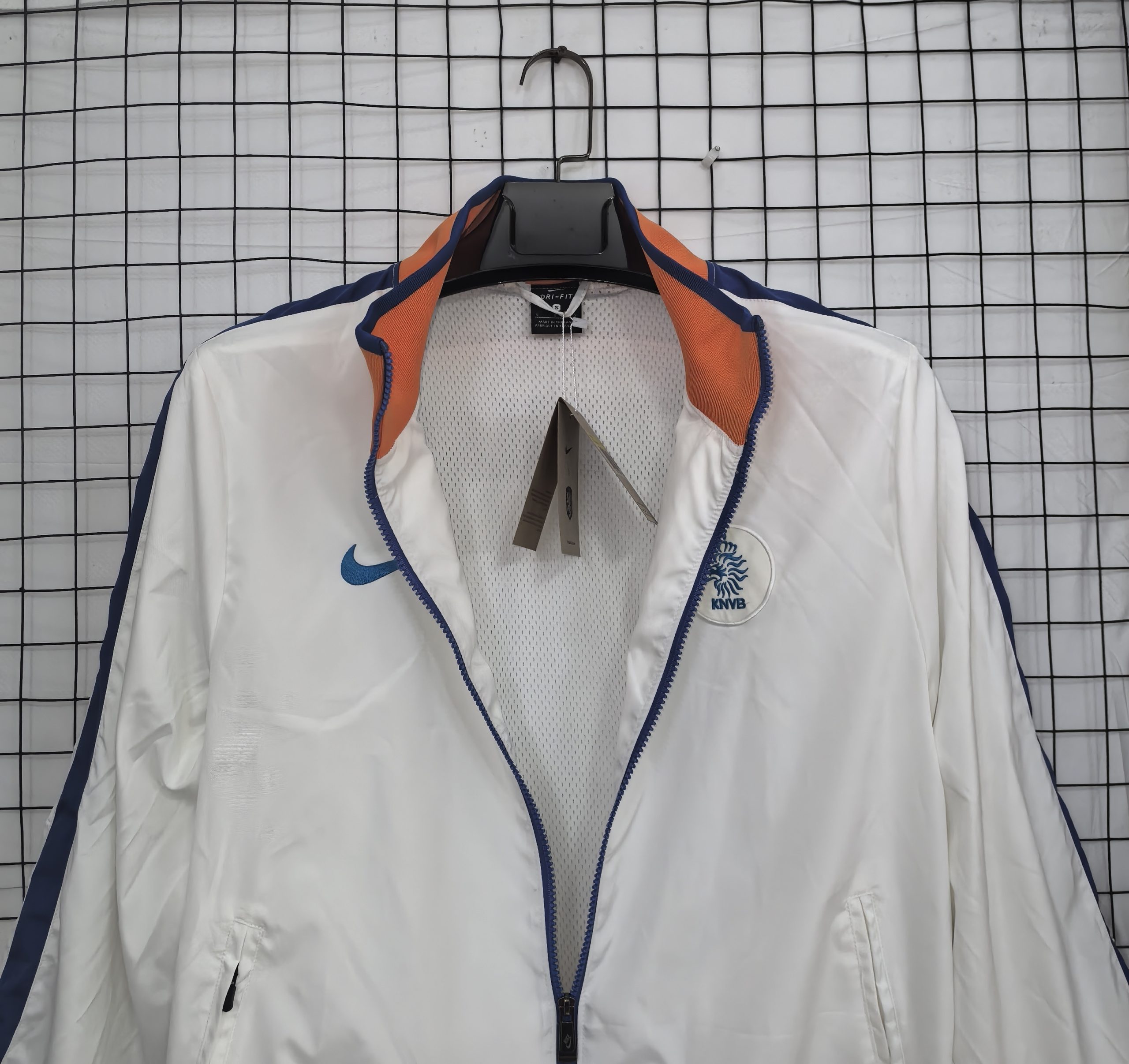Netherlands 2010/11 Retro Windbreaker - Image 3