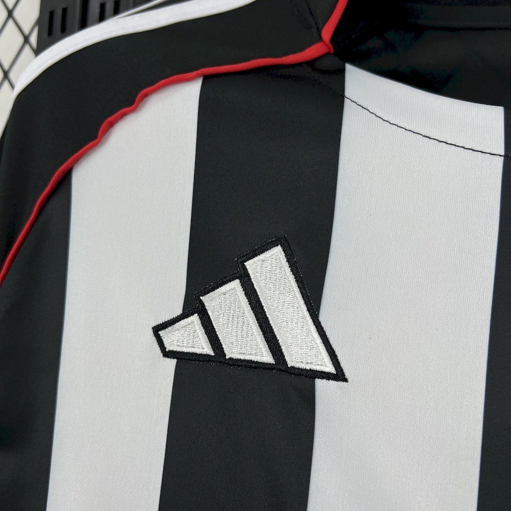 Besiktas 2025/26 Away Jersey (Fan Version) - Image 3