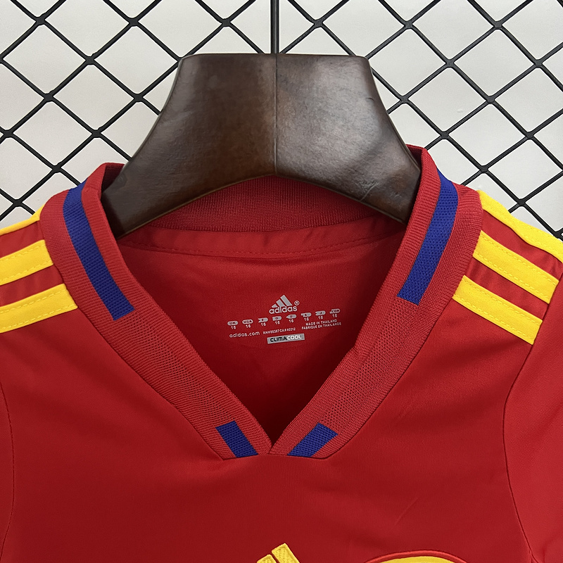 Spain 2010 World Cup Home Kids Kit - Image 5