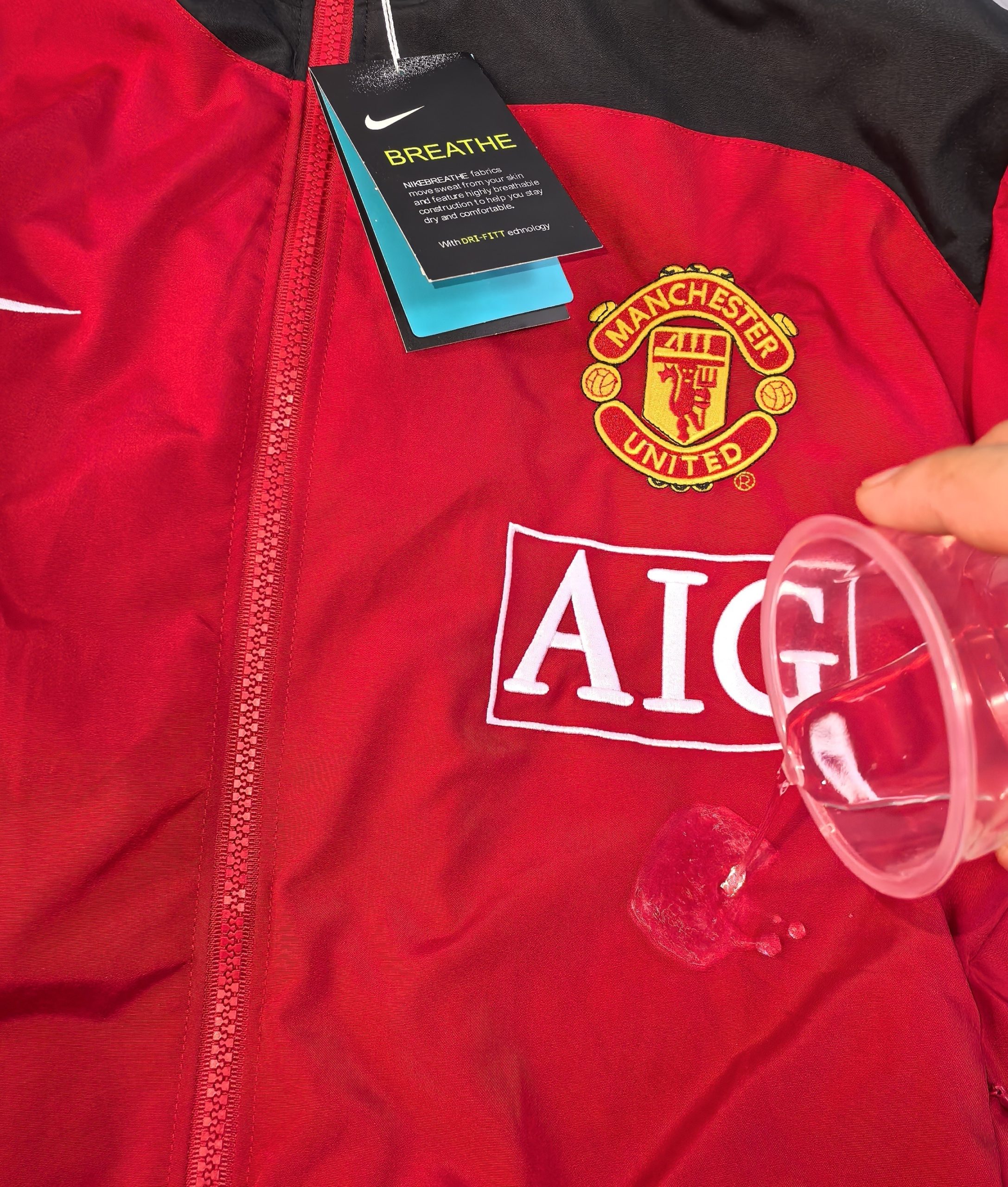 Manchester United 2007/08 Retro Windbreaker - Image 5