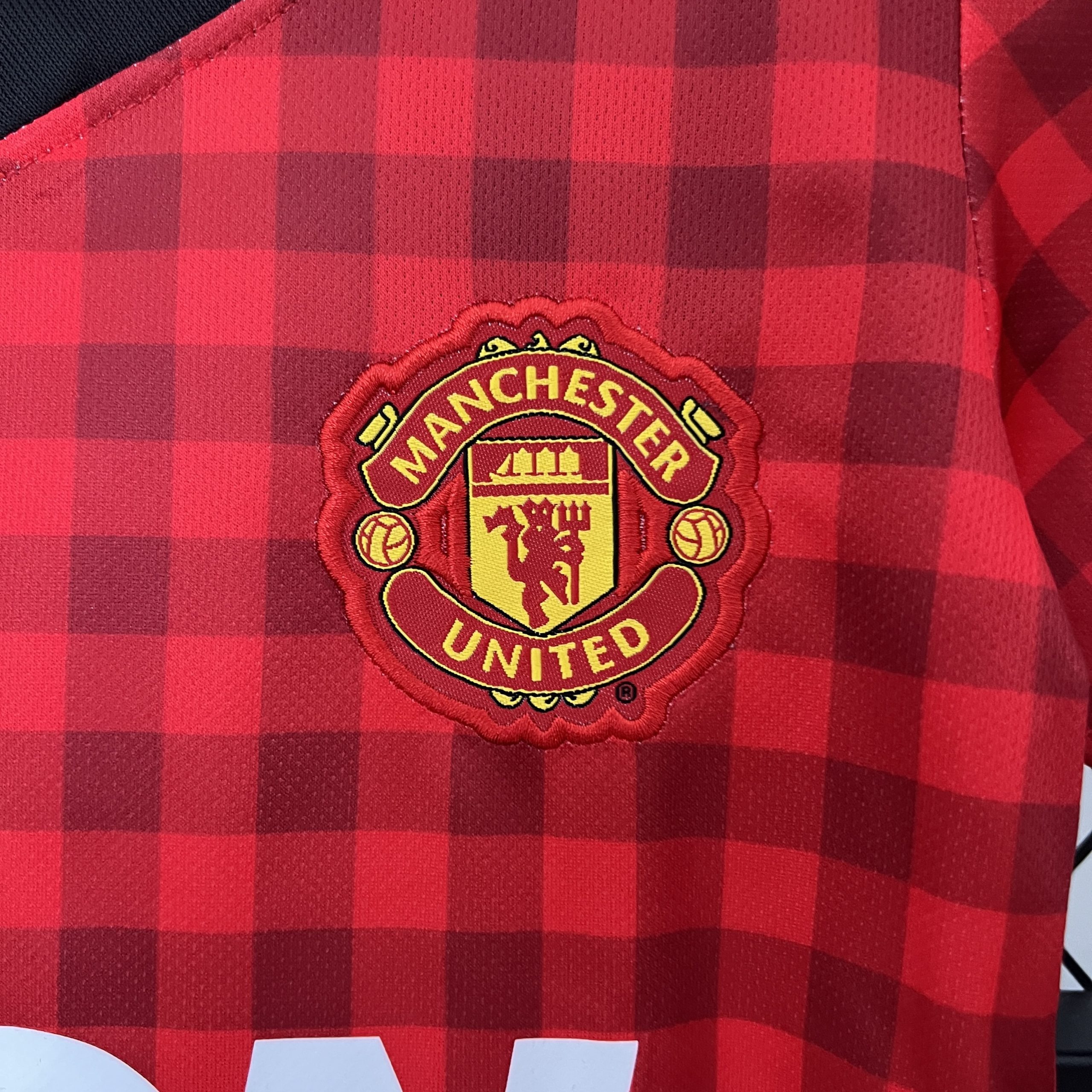 Manchester United 2012/13 Home Kids Kit - Image 2