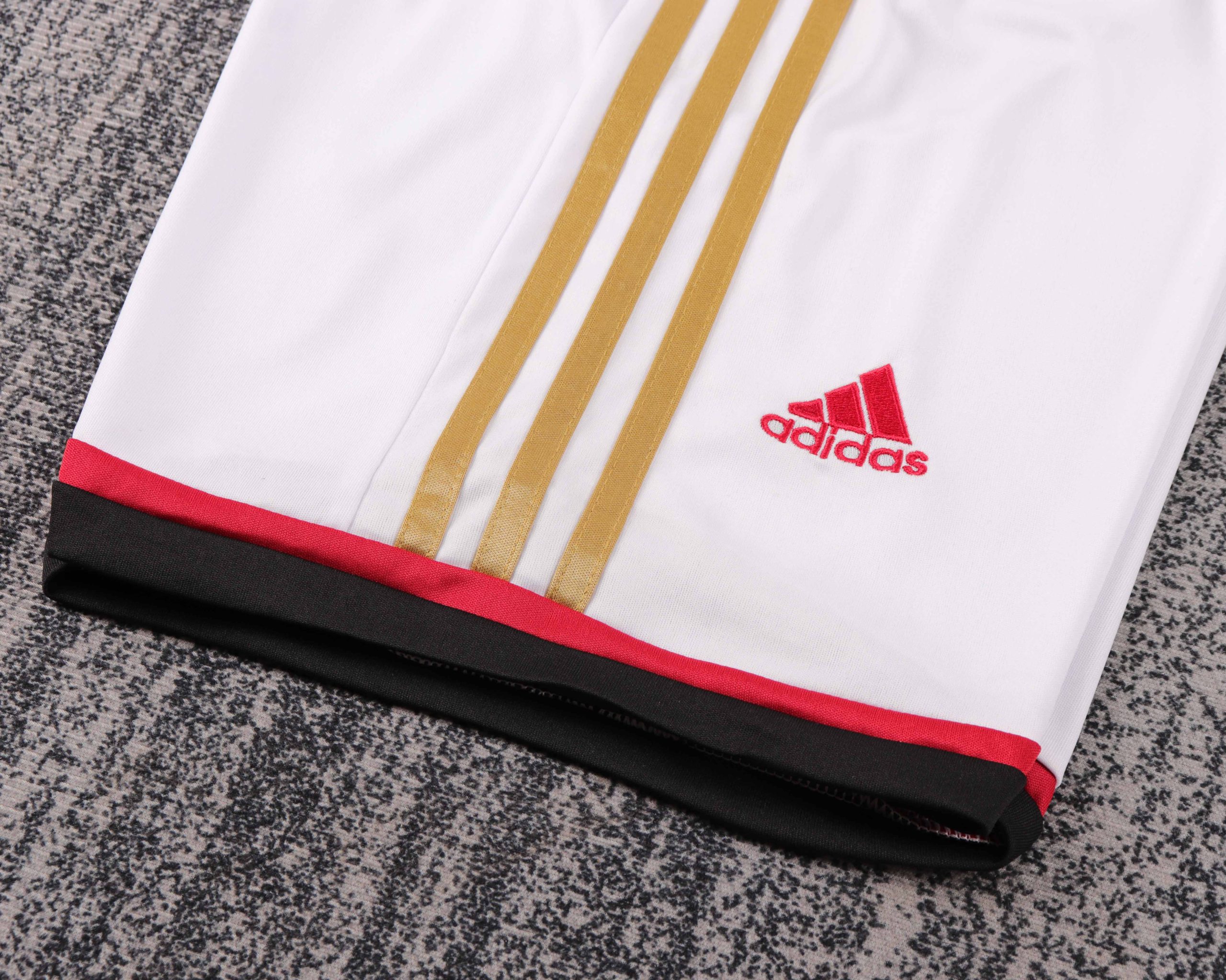 AC Milan 2013/14 Home Kids Kit - Image 5