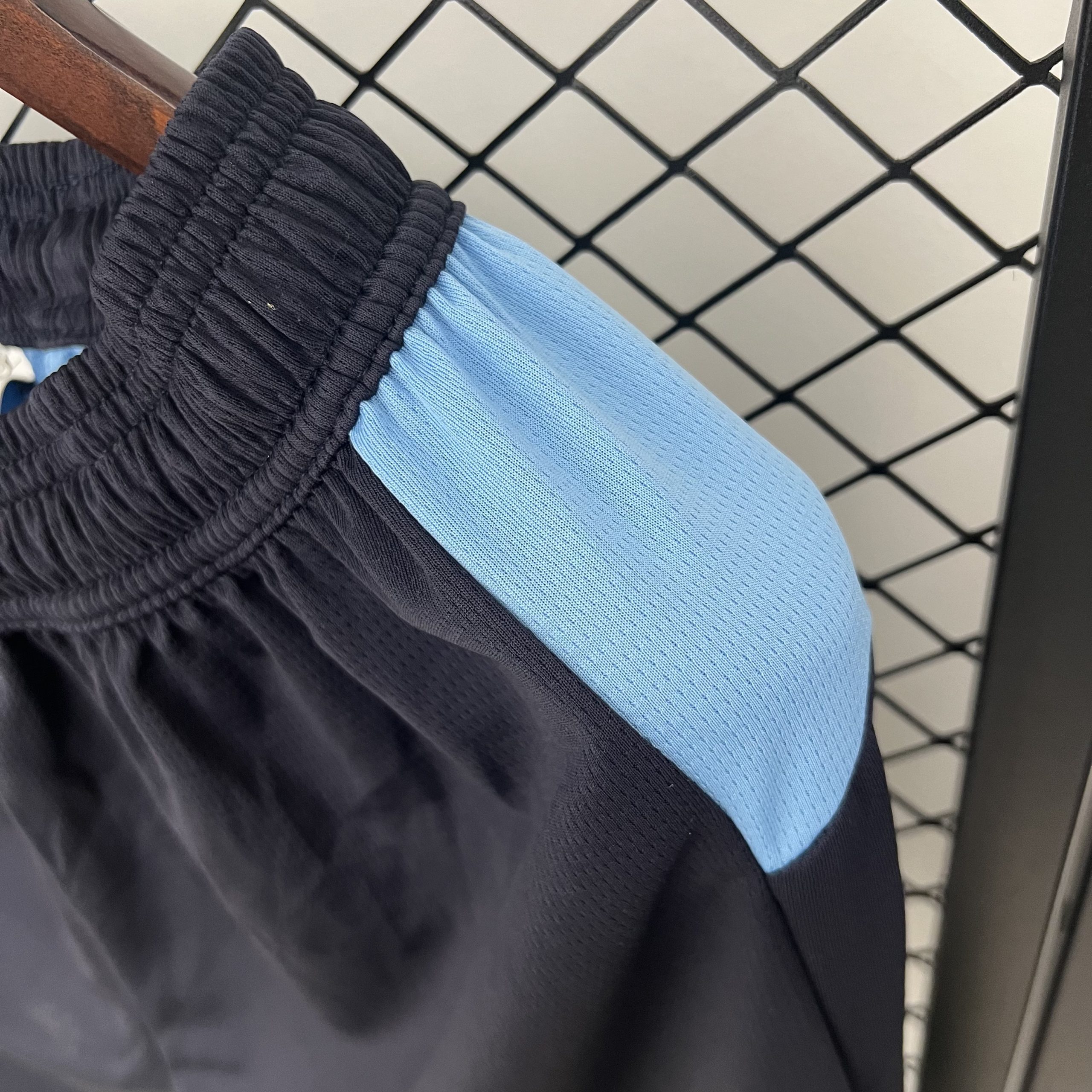 2025/26 Manchester City Black Shorts - Image 3