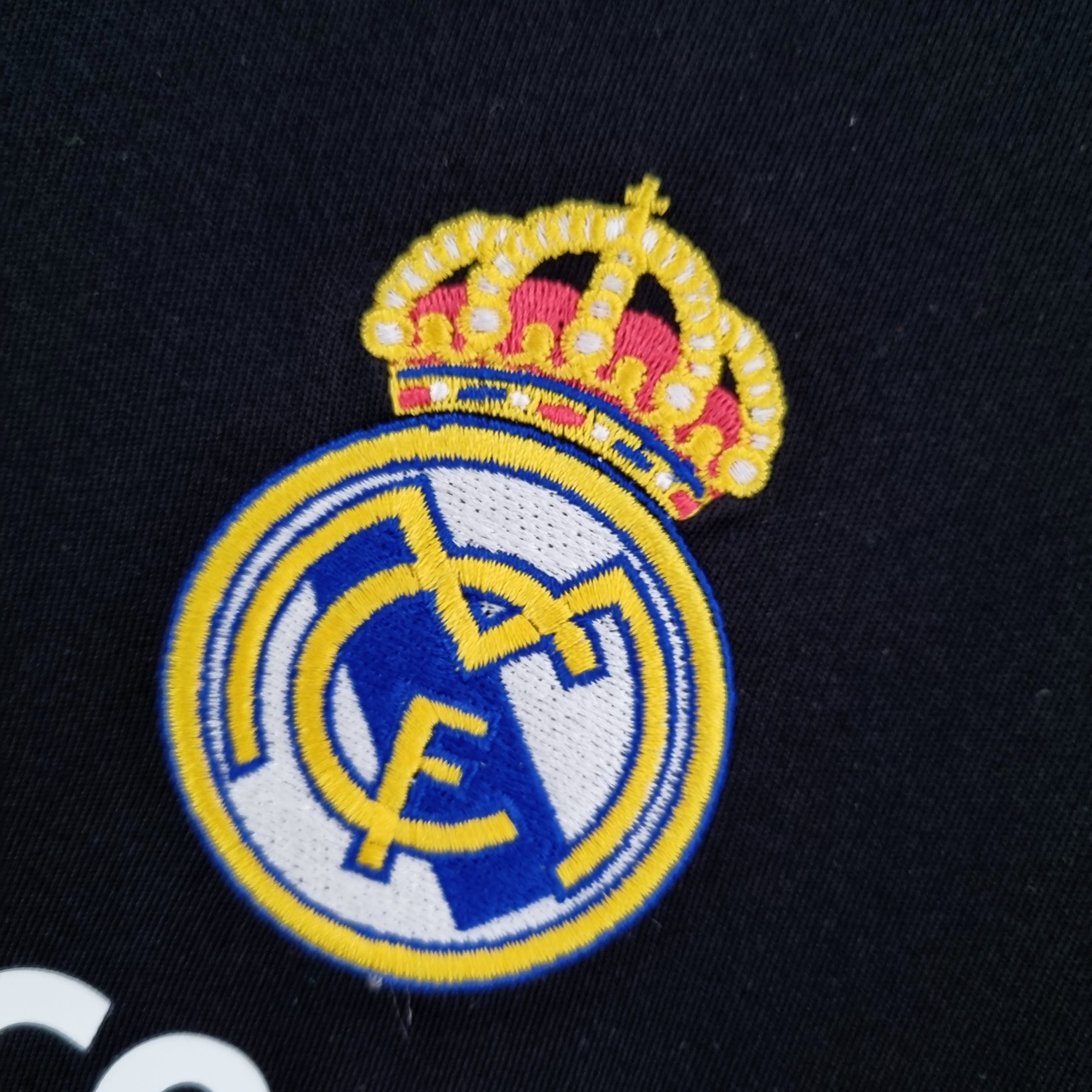 Real Madrid 2009/10 Away Retro Jersey - Image 4