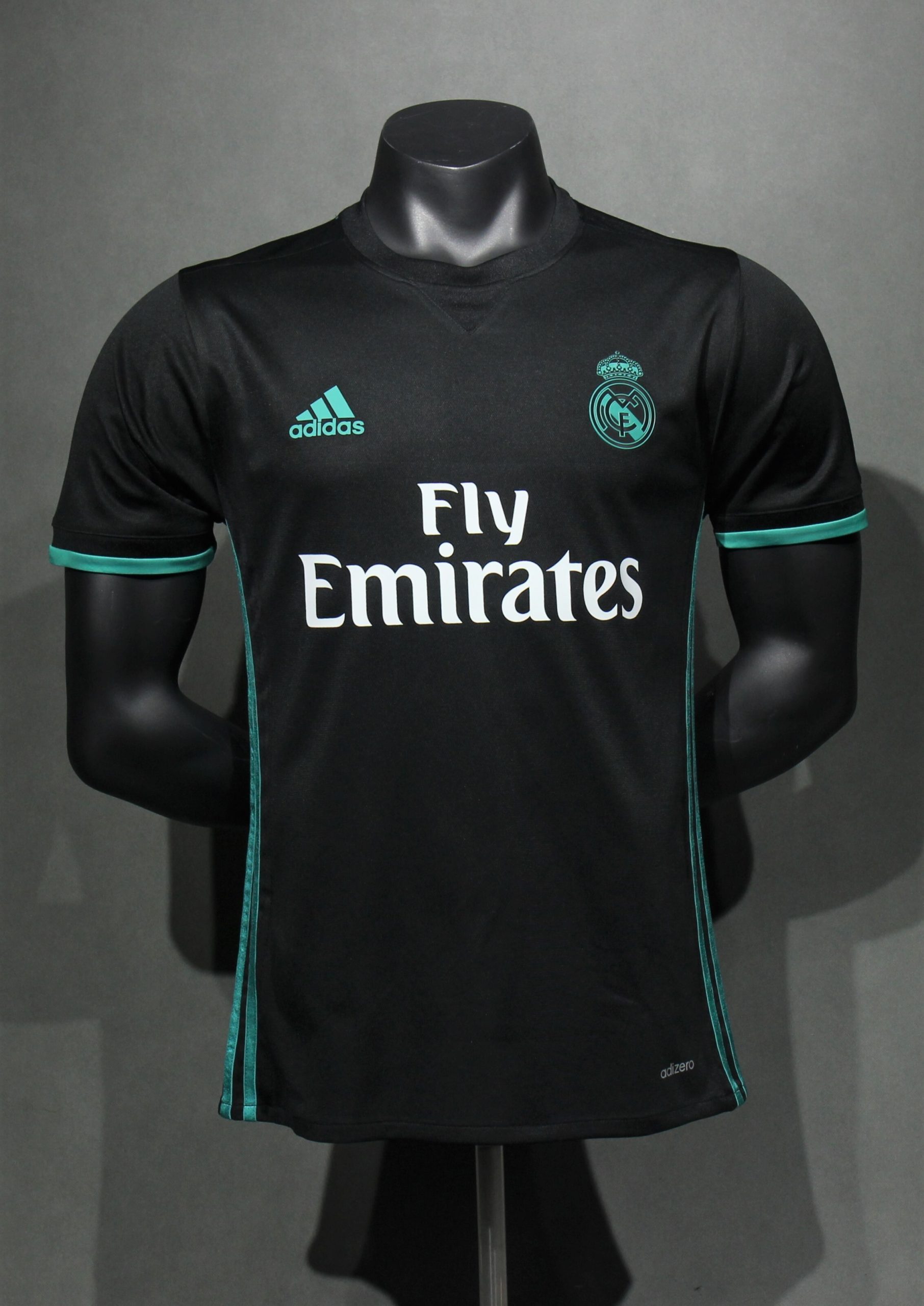 Real Madrid 2017/18 Away Retro Jersey (Player Version)