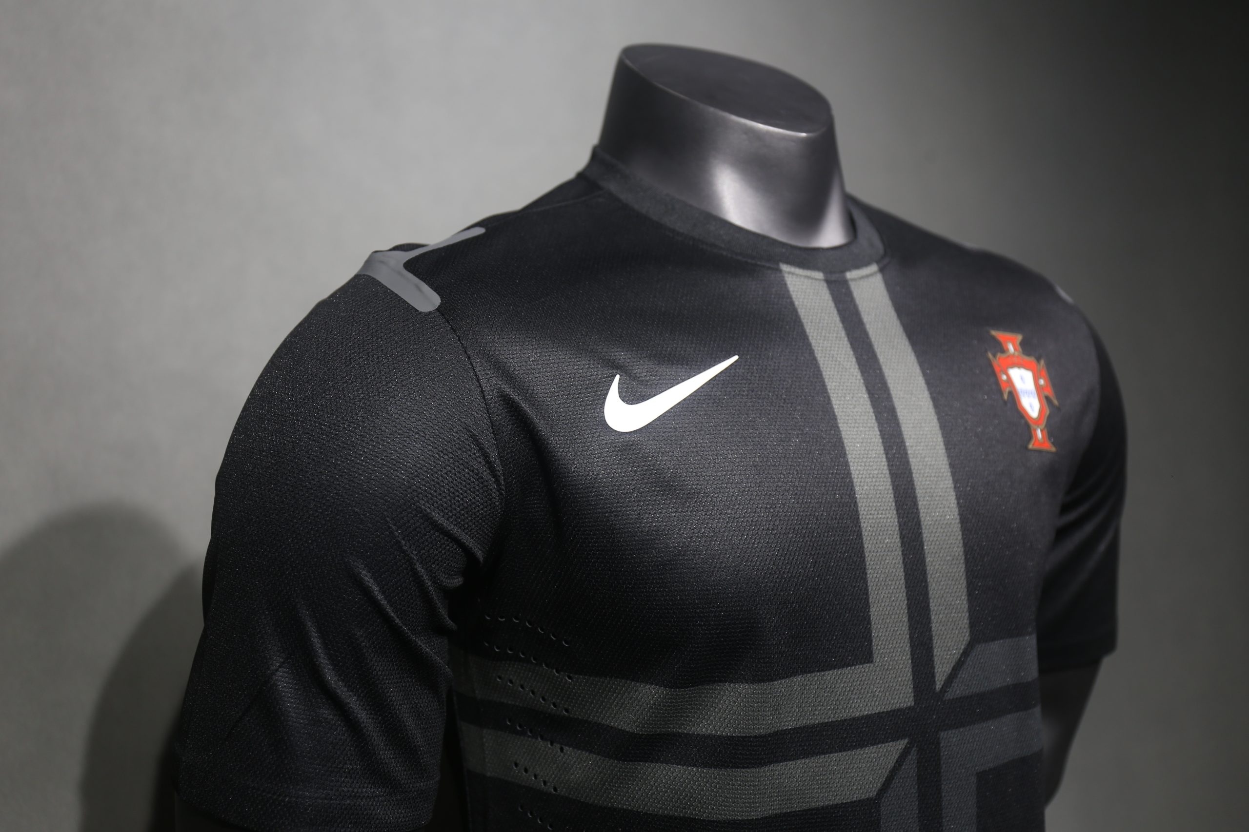 Portugal 2013 Away Retro Jersey (Player Version, Long Sleeve) - Image 5