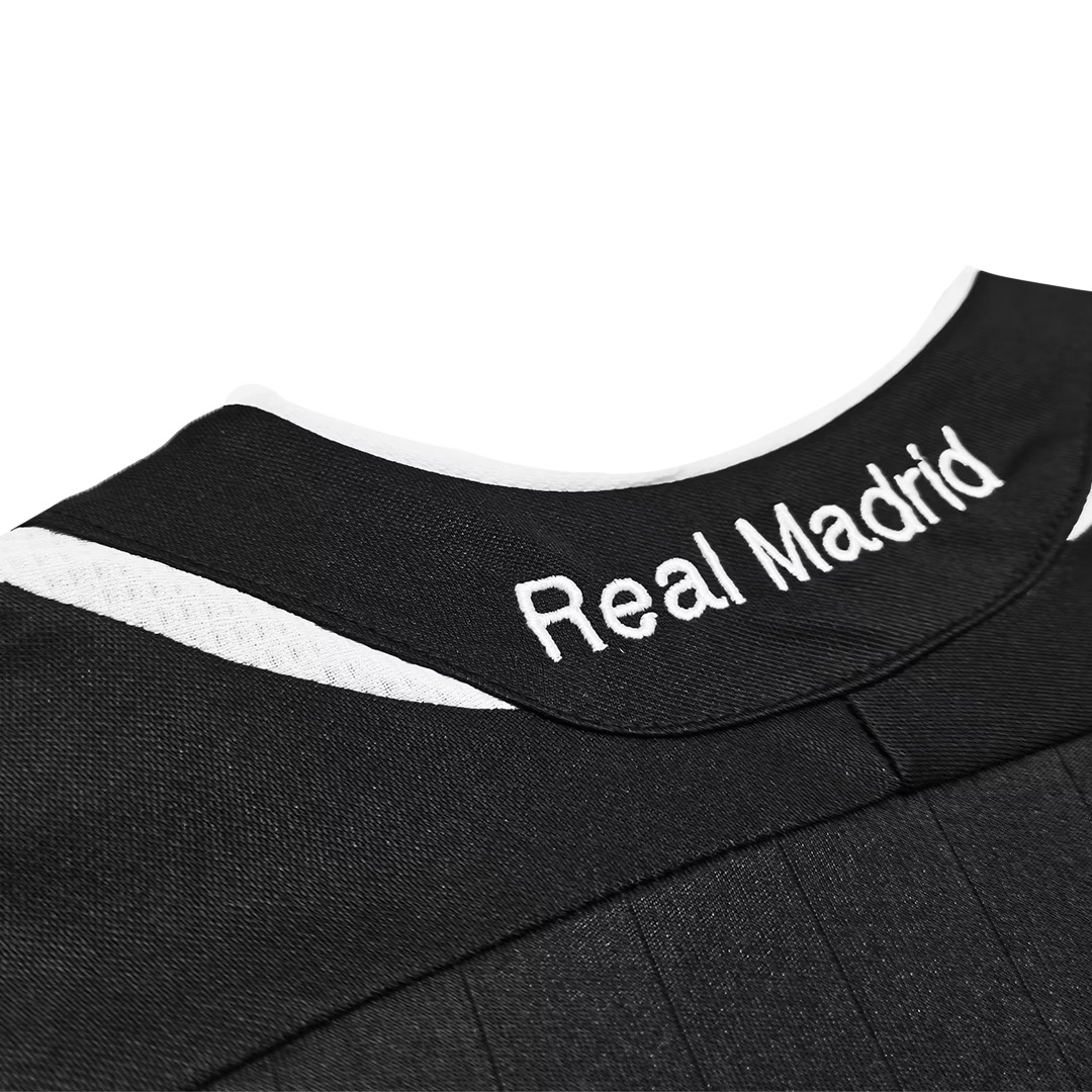 Real Madrid 2006/07 Third Retro Jersey (Fan Version) - Image 5