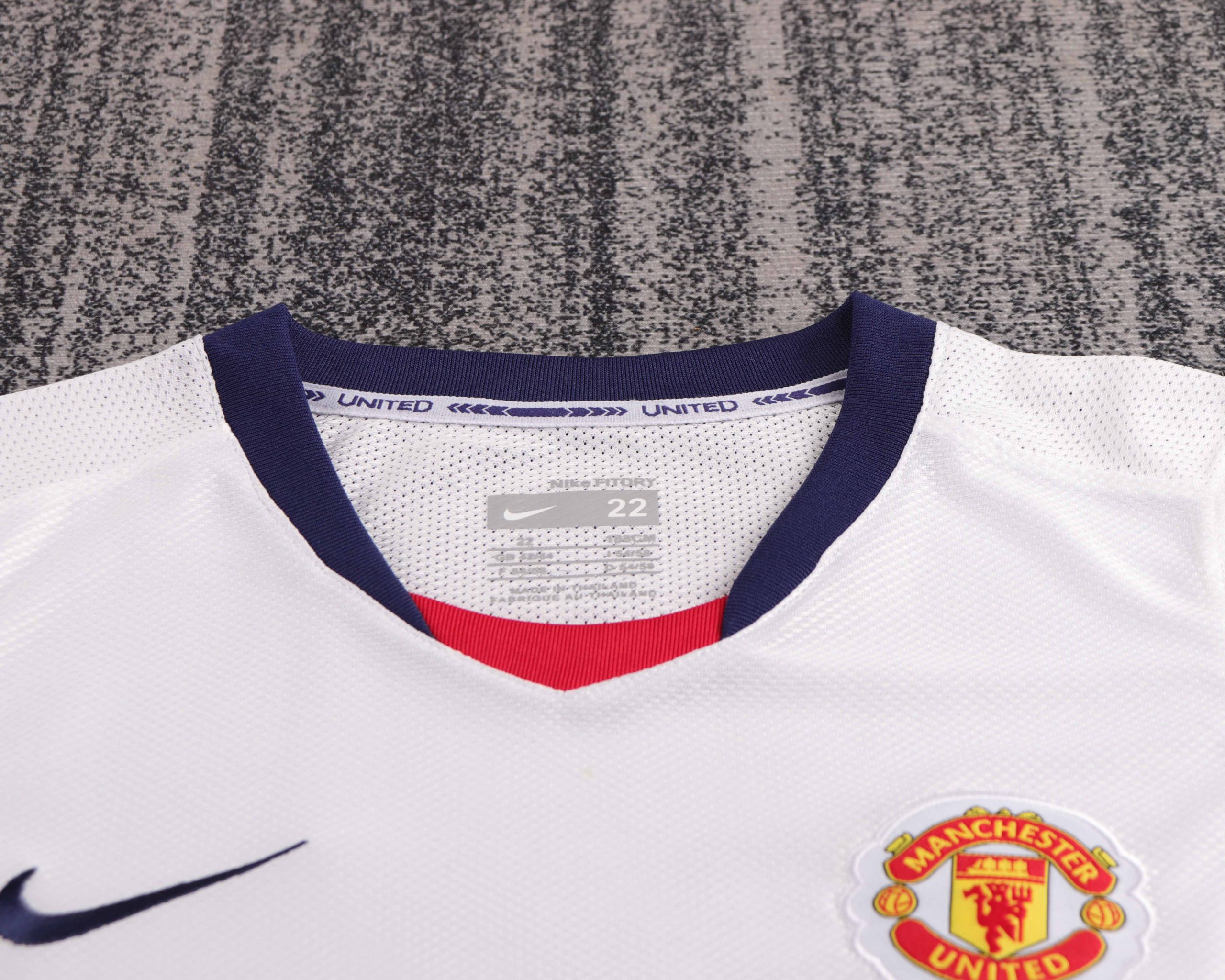 Manchester United 2008/09 Away Kids Kit - Image 2