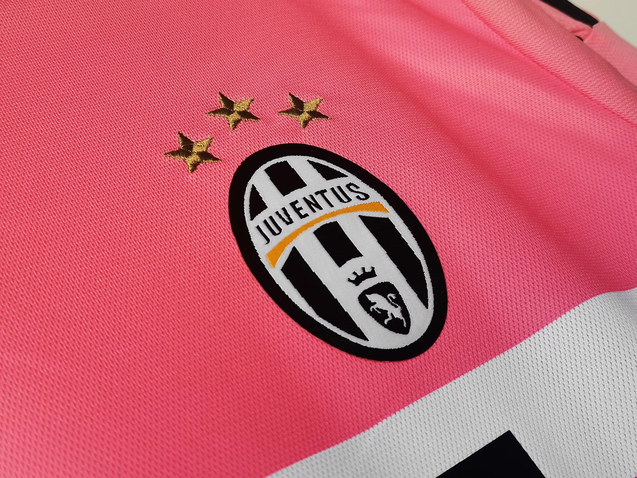 Juventus 2015/16 Away Retro Jersey (Fan Version, Long Sleeve) - Image 2