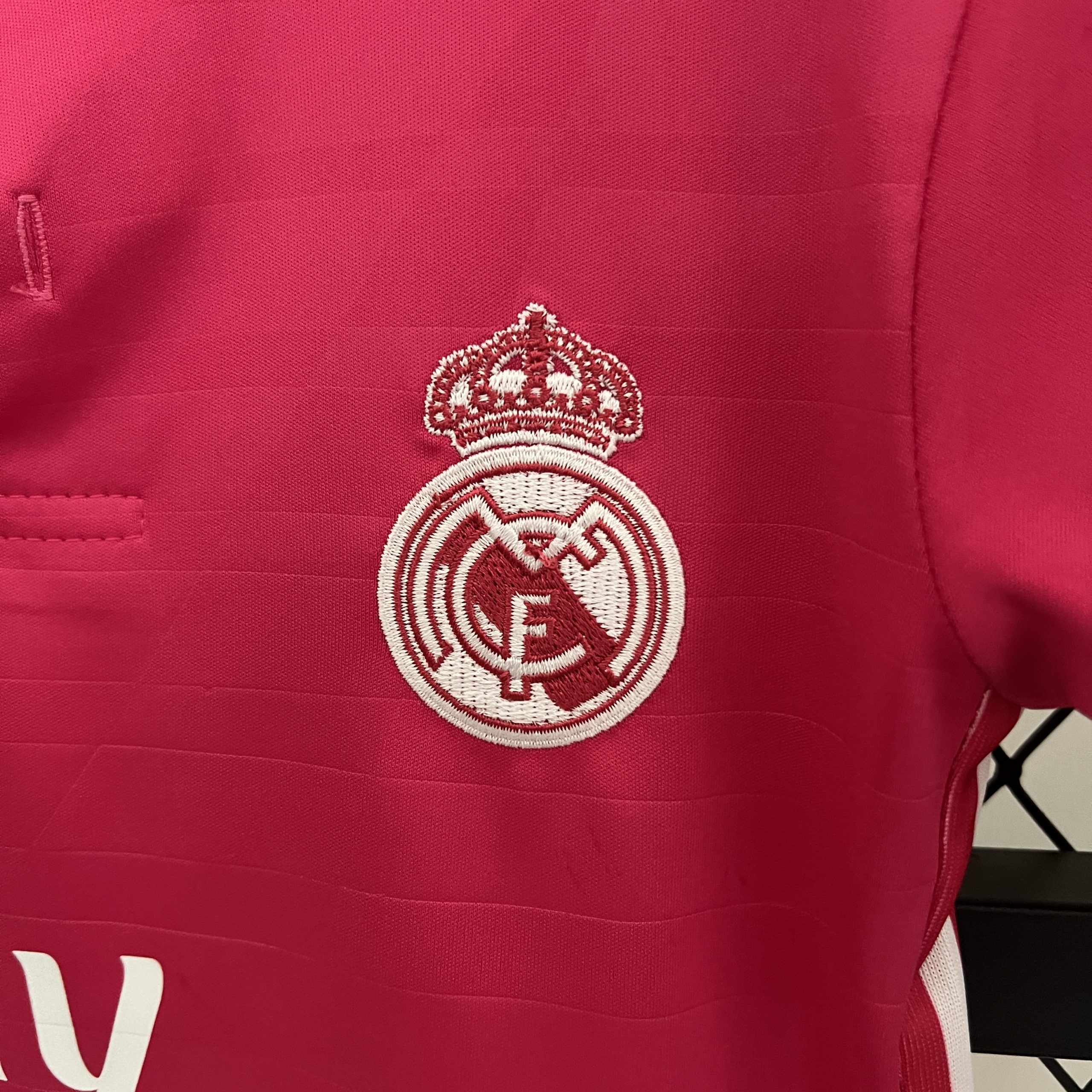 Real Madrid 2014/15 Away Kids Kit - Image 4