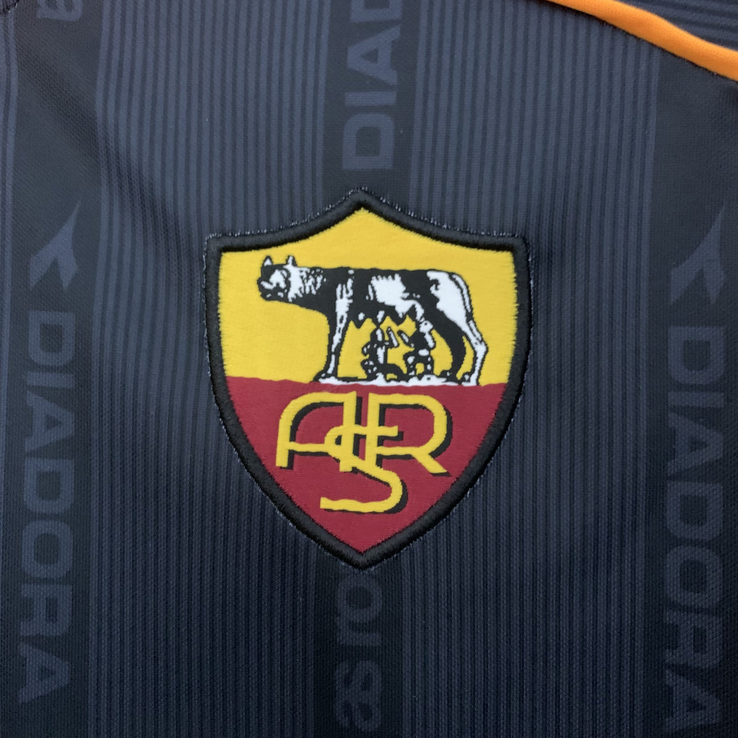 Roma 1999/00 Away Retro Jersey - Image 4