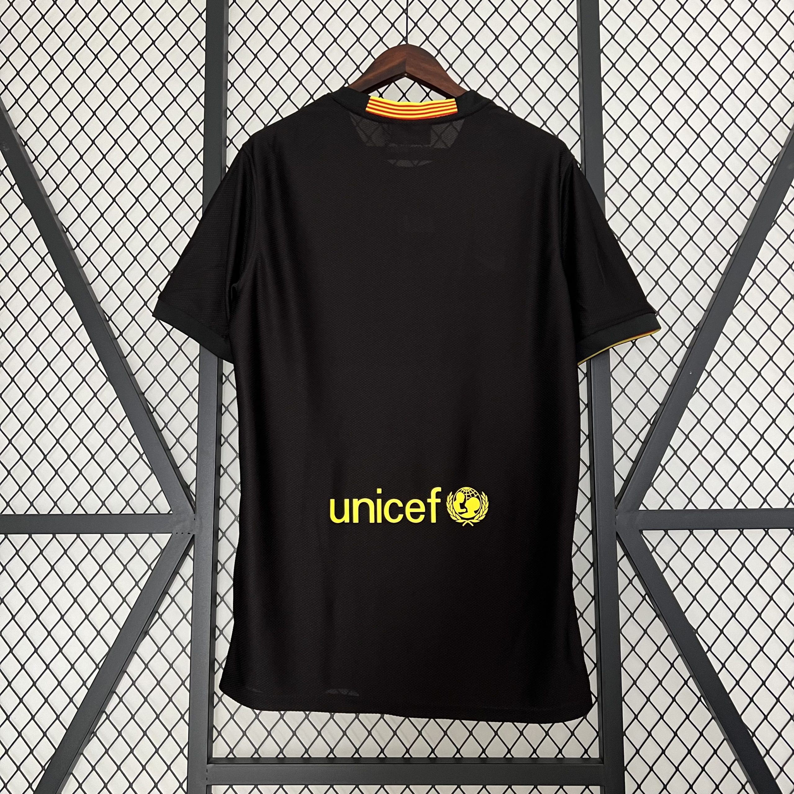 Barcelona 2013/14 Third Retro Jersey (Fan Version) - Image 2