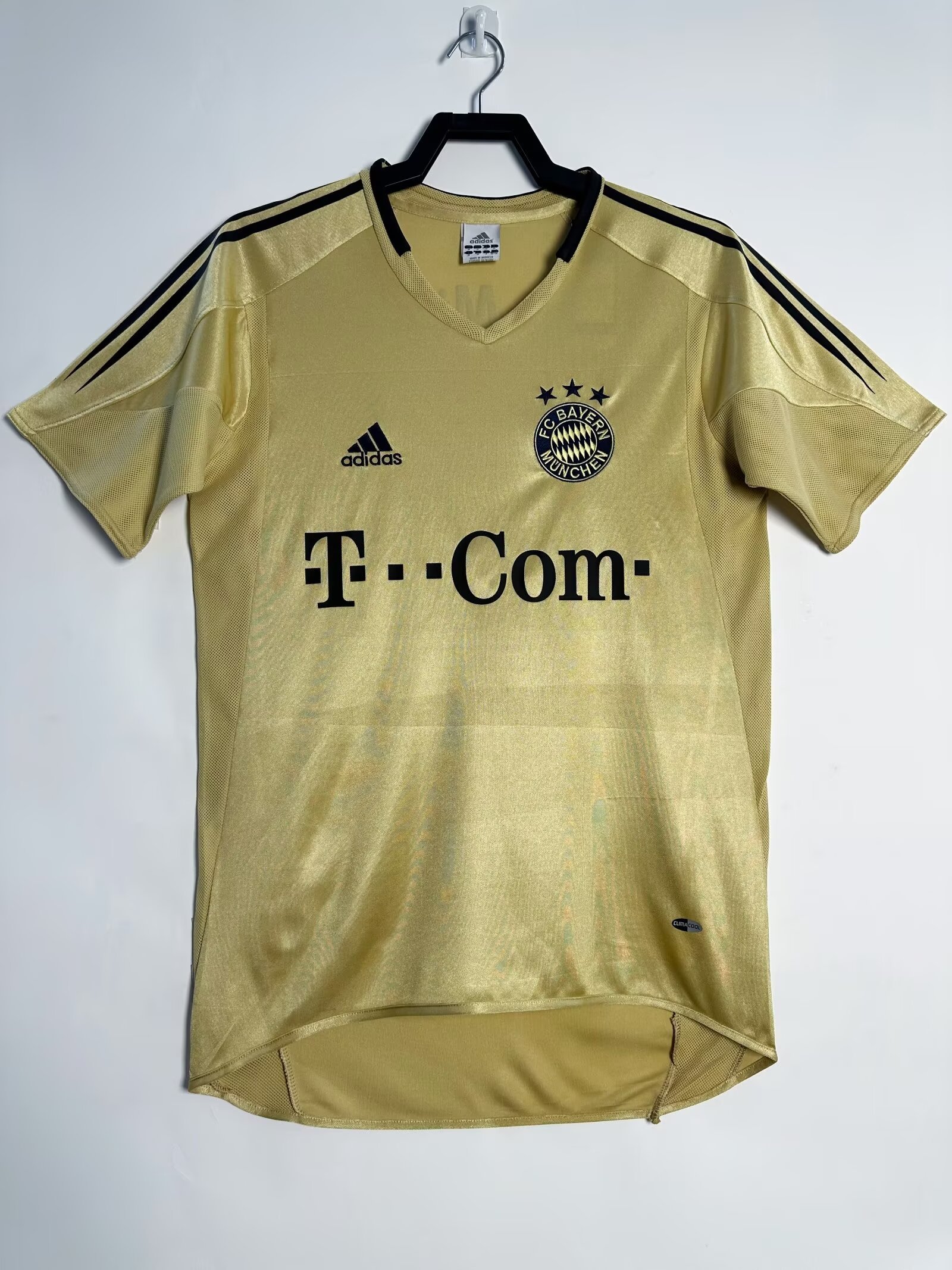 Bayern Munich 2003/04 Away Retro Jersey