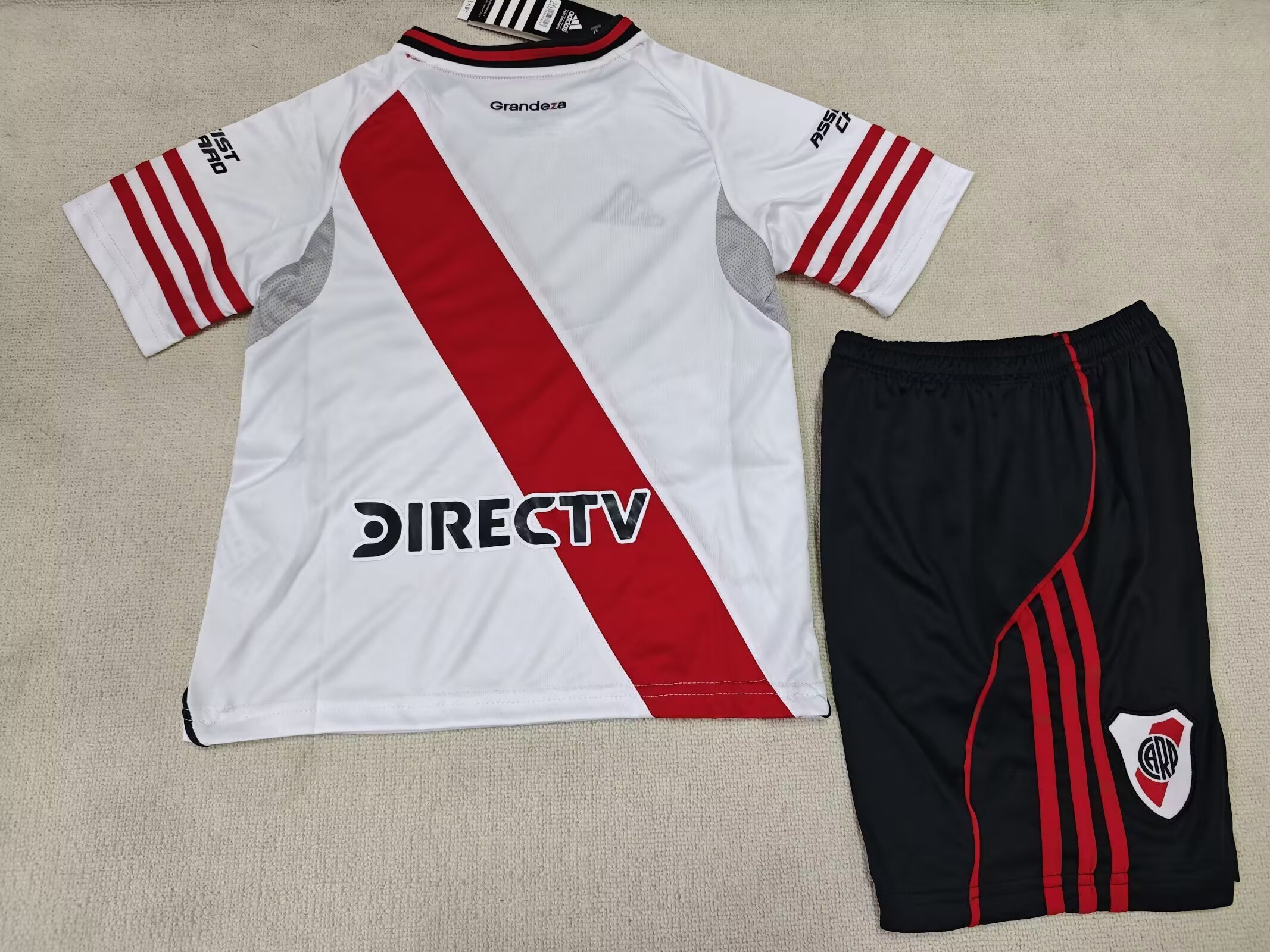 River Plate 2025/26 Home Kids Kit - Image 2