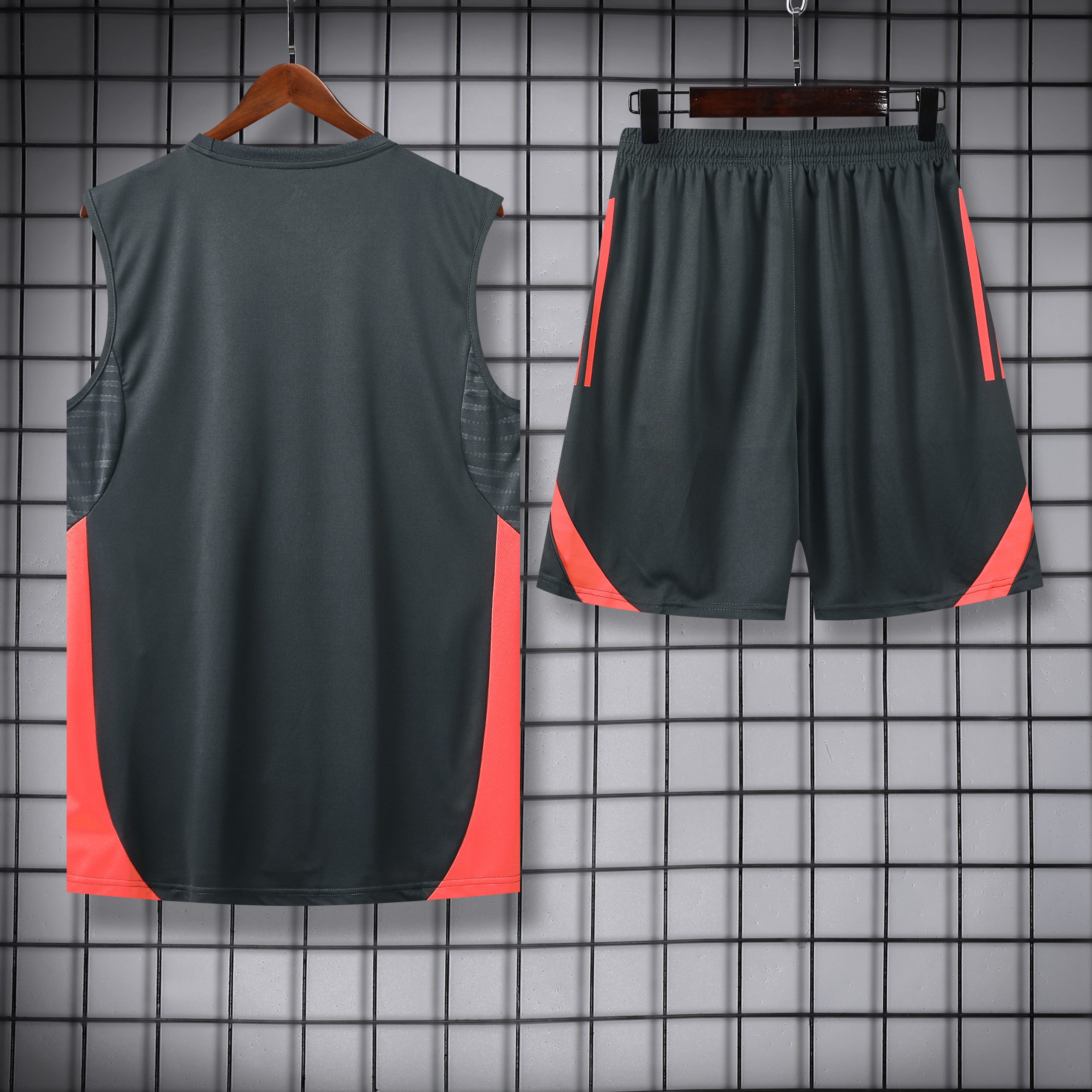 2025/26 Bayern Munich Vest Suit - Image 2