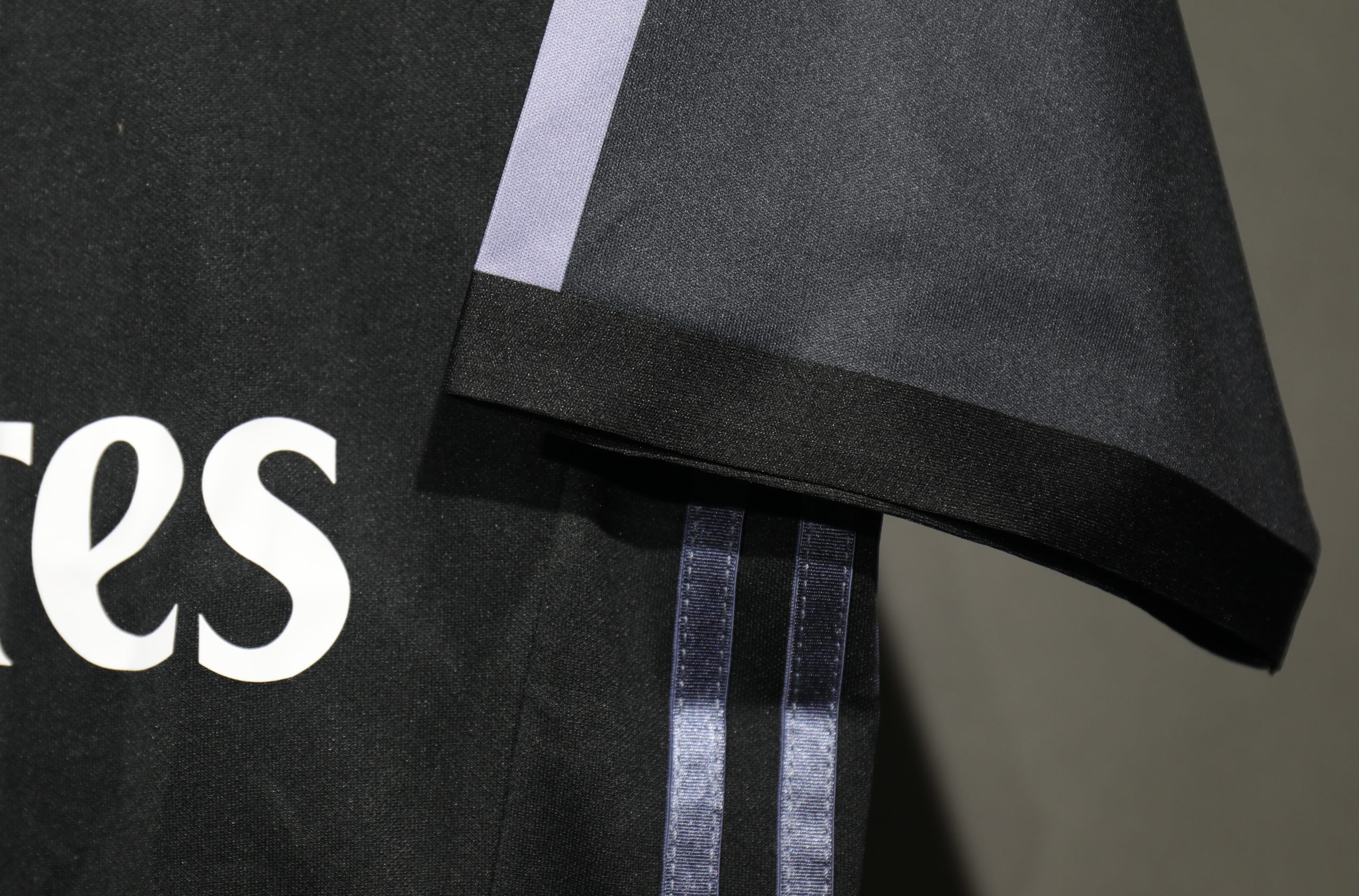 Real Madrid 2016/17 Third Retro Jersey (Player Version) - Image 5