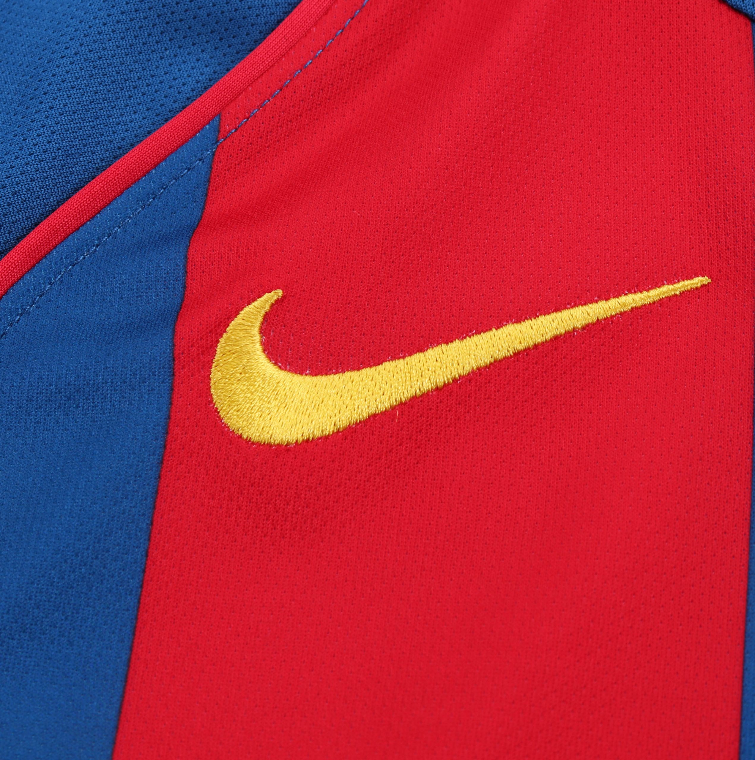 Barcelona 2004/05 Home Kids Kit - Image 4