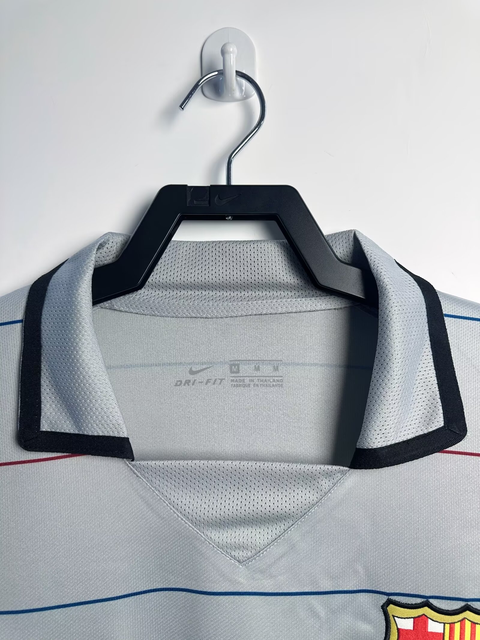 Barcelona 2003/04 Away Retro Jersey (Long Sleeve) - Image 3