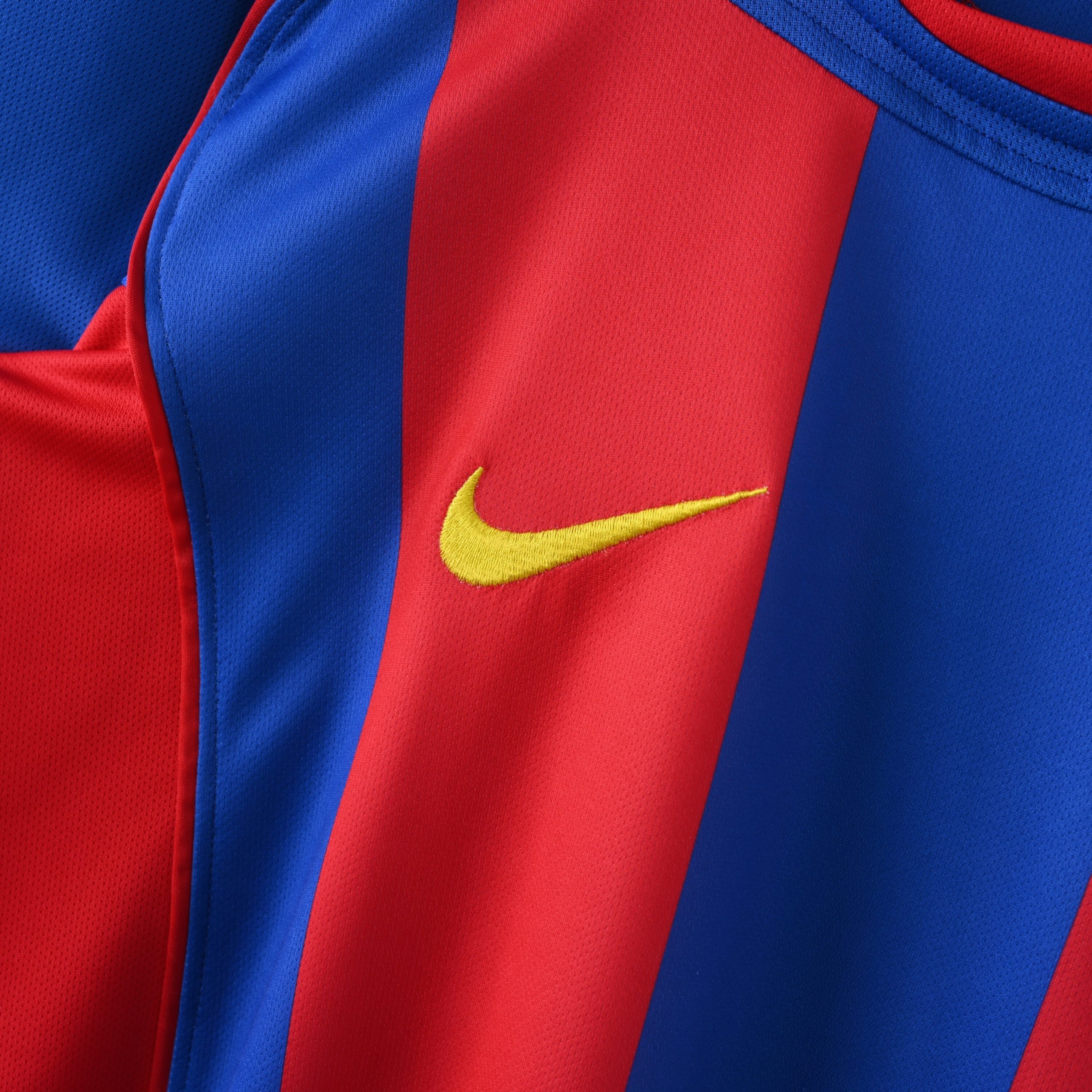 Barcelona 2004/05 Home Retro Jersey (Fan Version) - Image 4