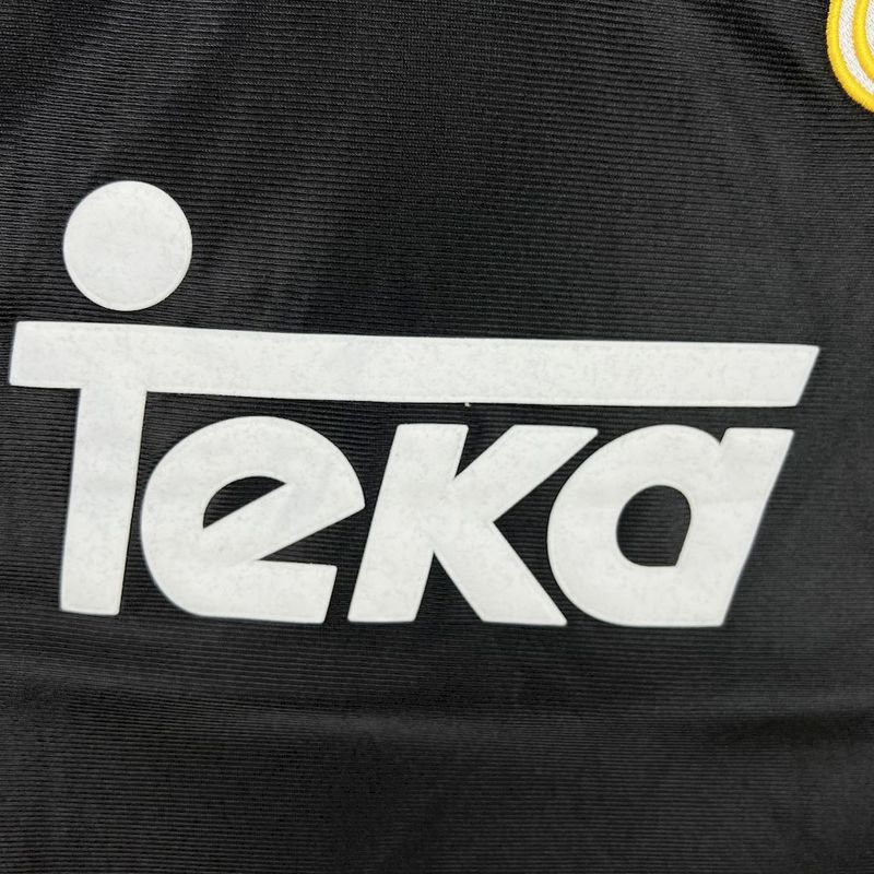Real Madrid 1998/00 Away Retro Jersey (Fan Version, Long Sleeve) - Image 3