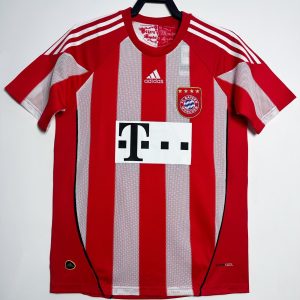 Bayern Munich 2010/11 Home Retro Jersey (Fan Version)
