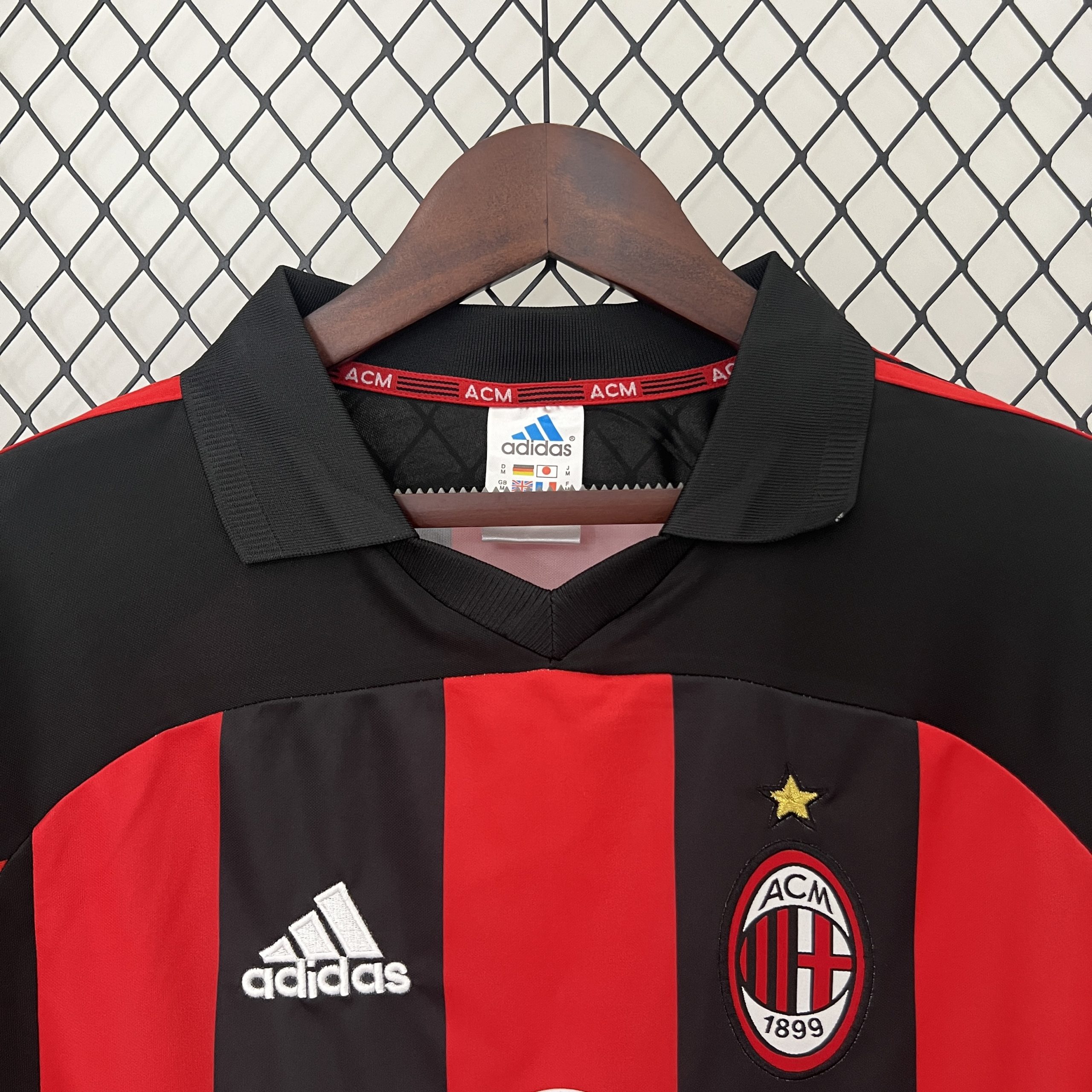 AC Milan 2001/02 Home Retro Jersey - Image 4