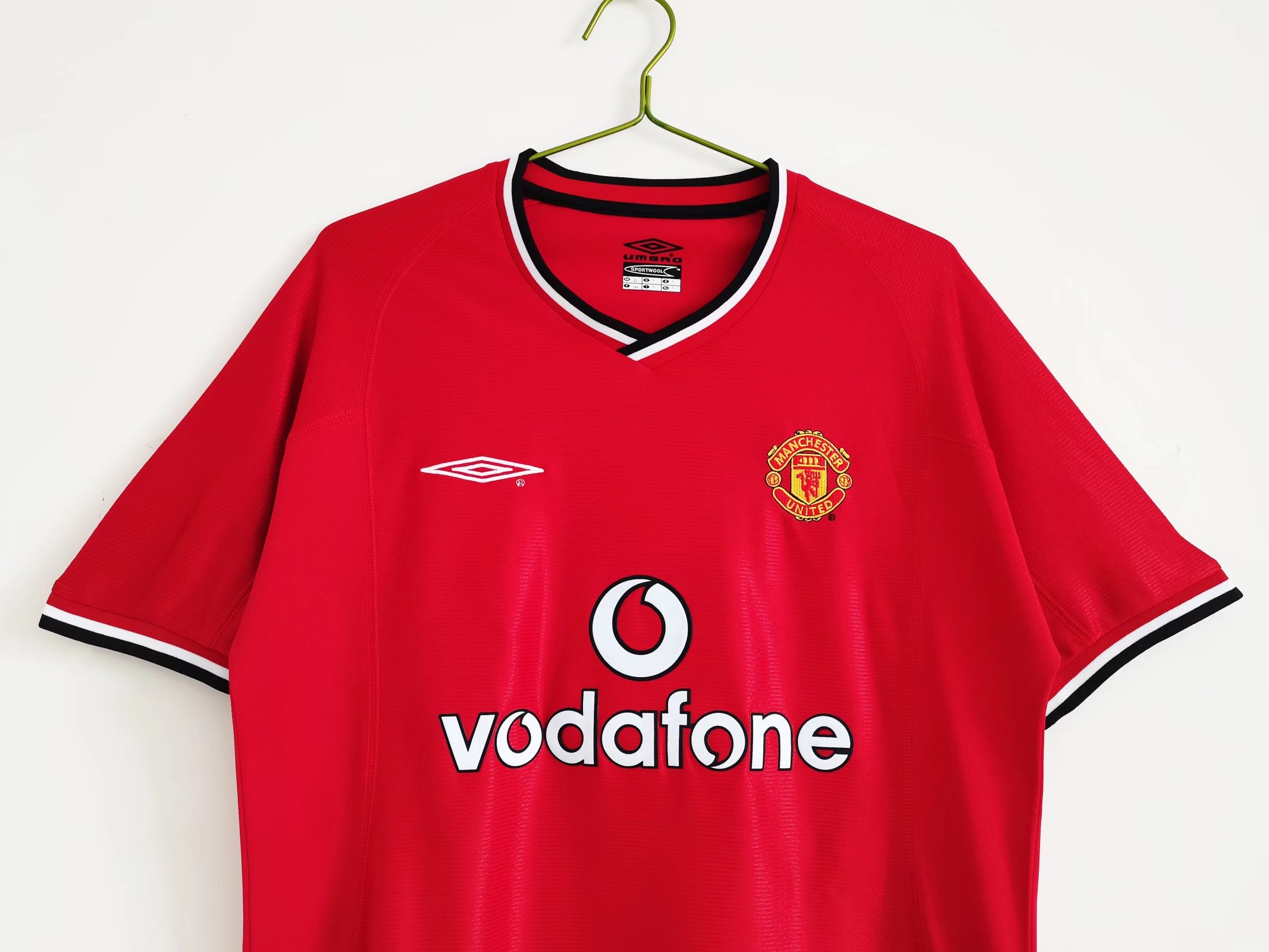 Manchester United 2000/01 Home Retro Jersey (Fan Version) - Image 4