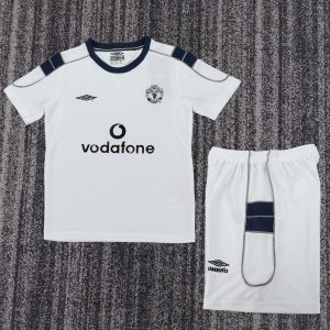 Manchester United 2000/01 Away Kids Kit