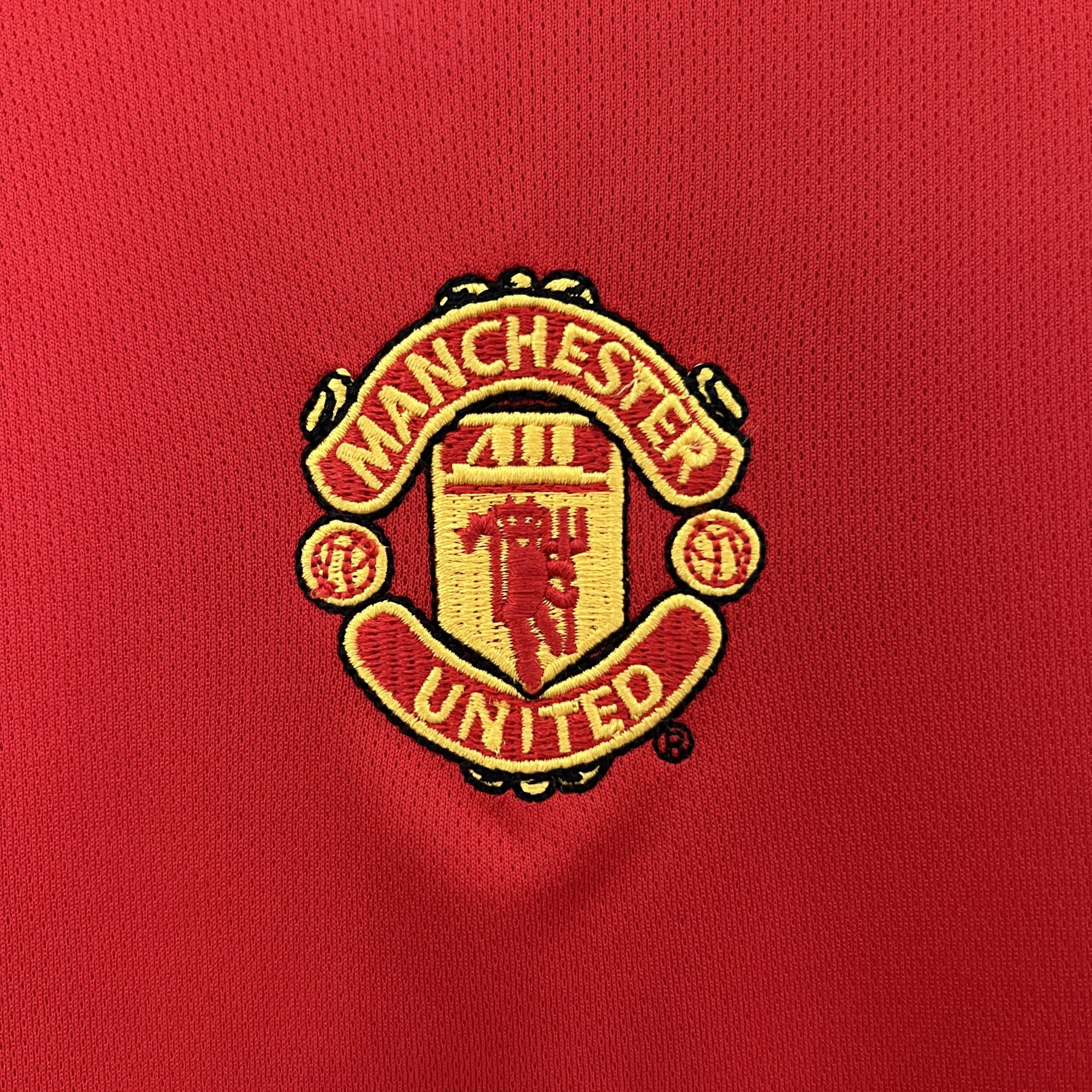 Manchester United 2005/06 Home Kids Kit - Image 3