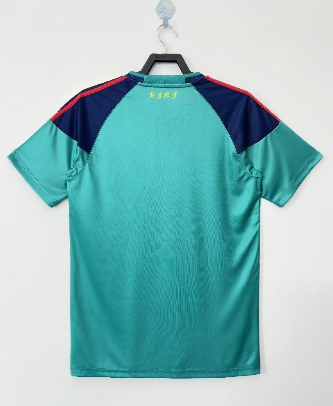 Spain 2010 World Cup Goalkeeper Retro Jersey (Fan Version) - Image 4