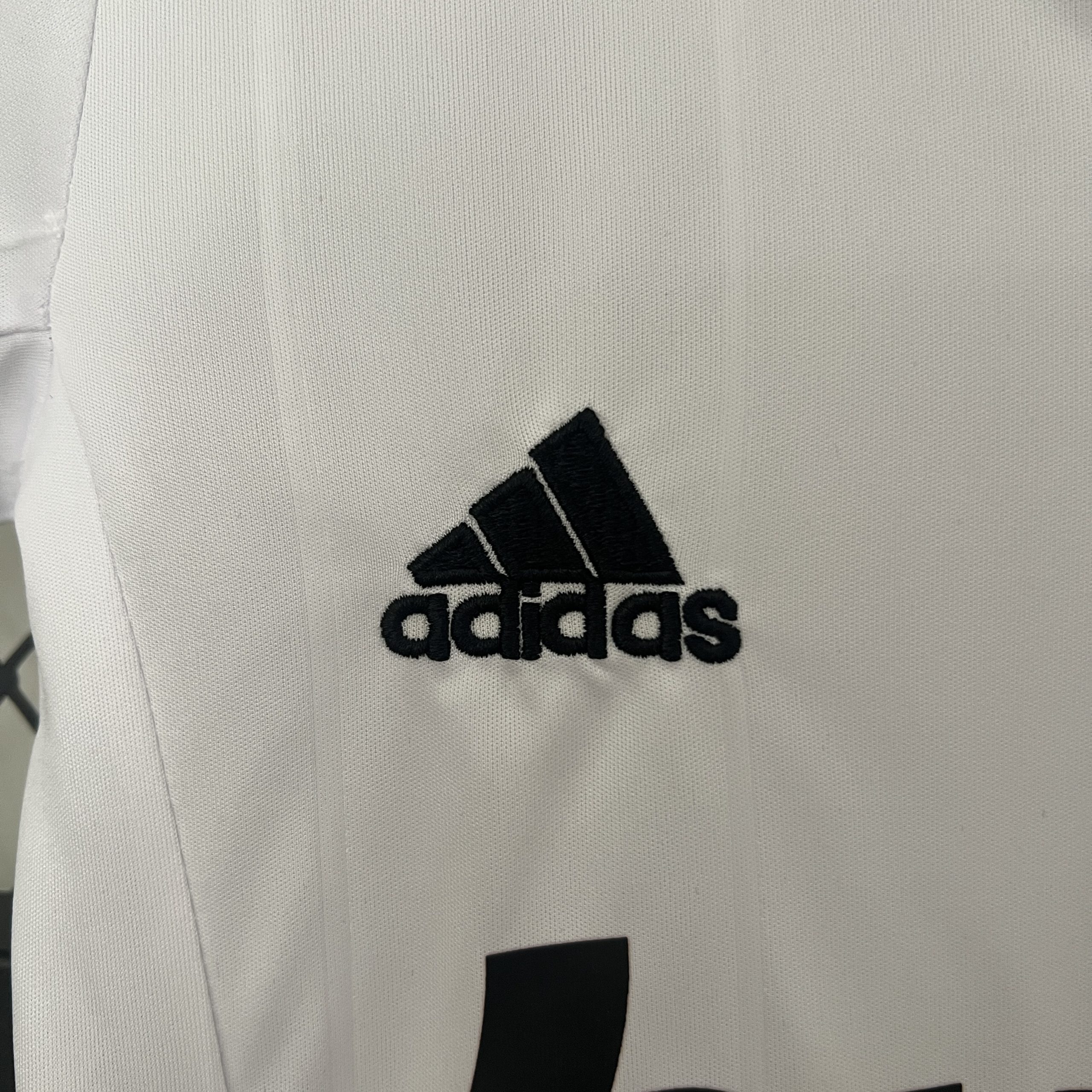 Real Madrid 2012/13 Home Kids Kit - Image 4