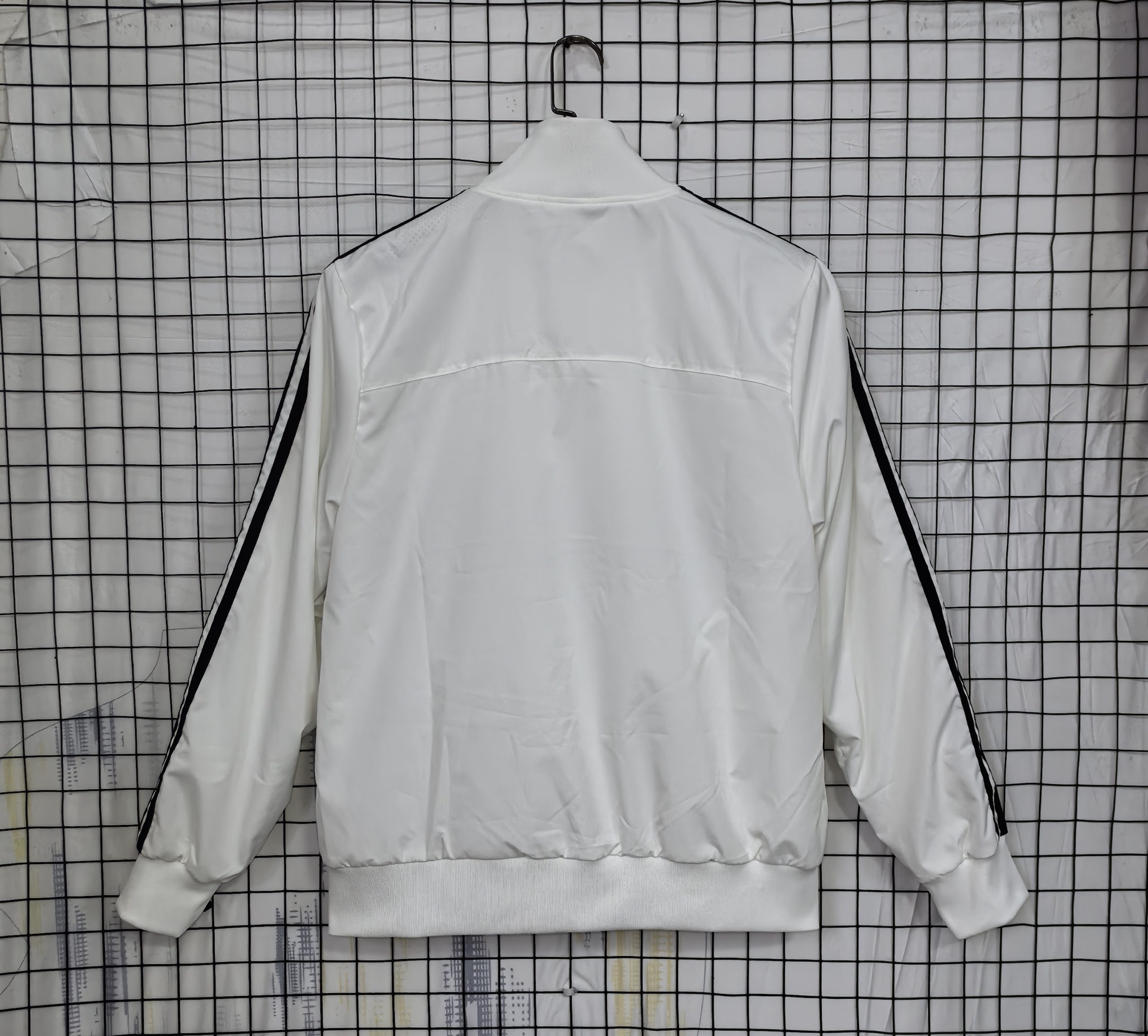 Real Madrid 2013/14 Retro Windbreaker - Image 2