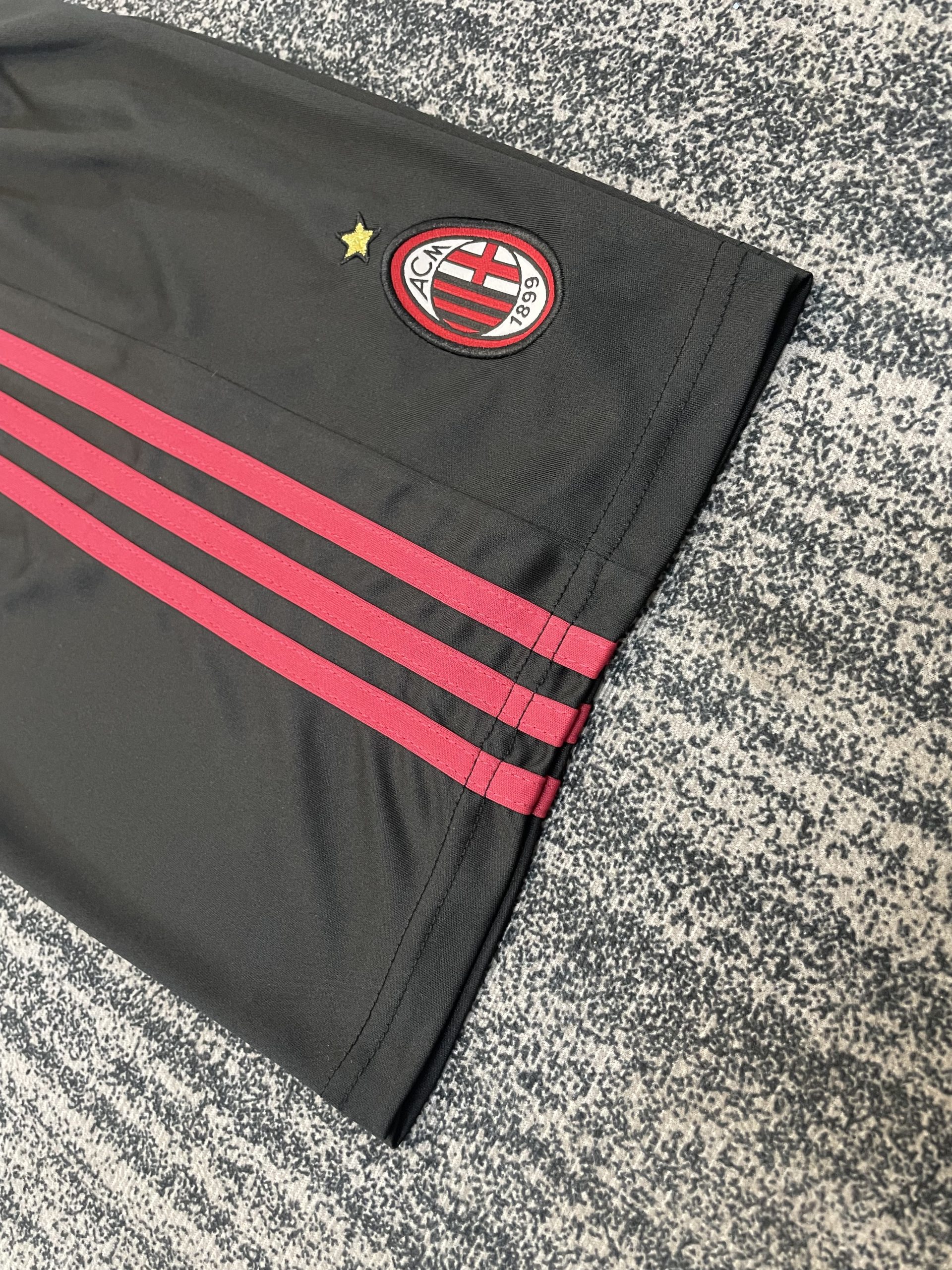 AC Milan 2009/10 Home Kids Kit - Image 5