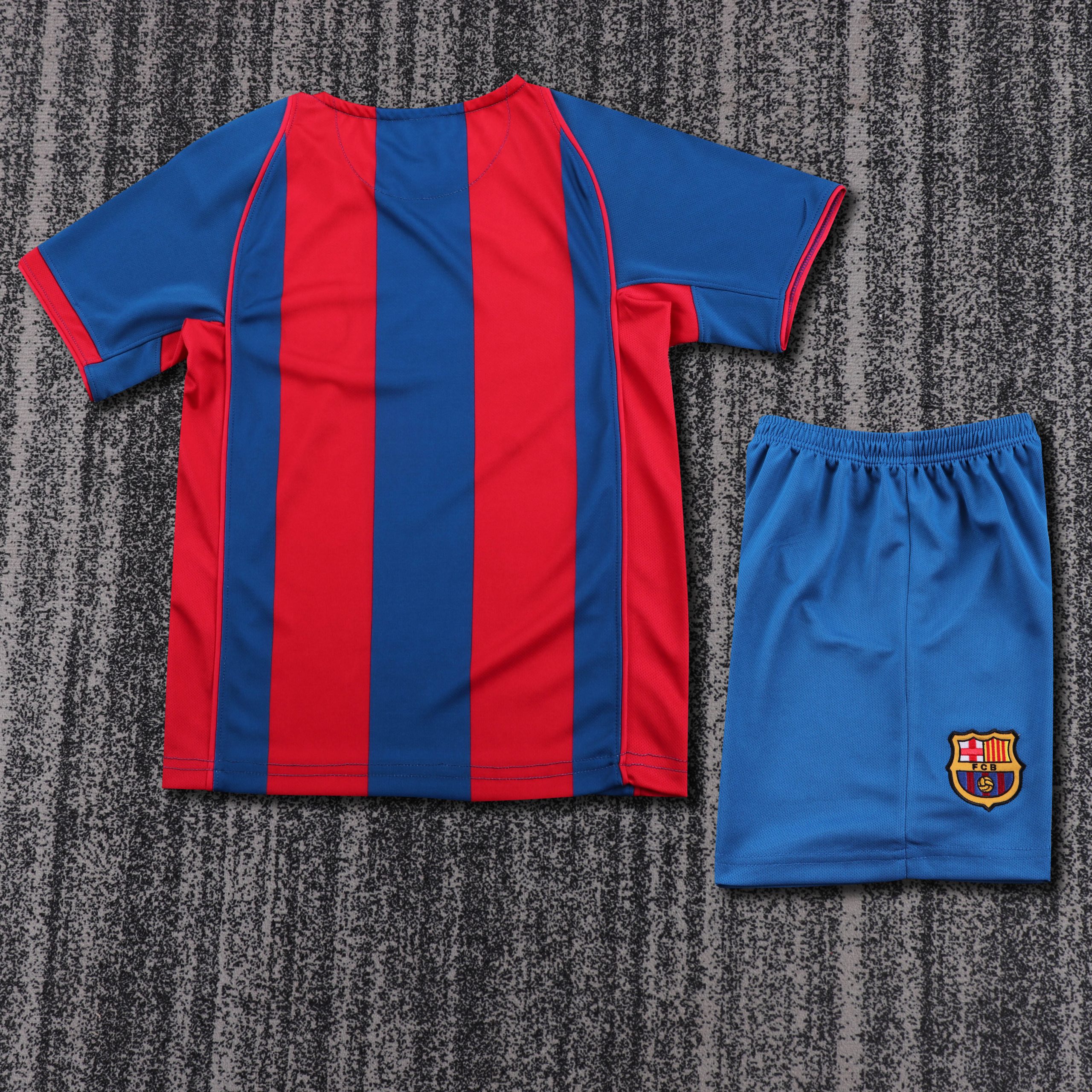 Barcelona 2004/05 Home Kids Kit - Image 2