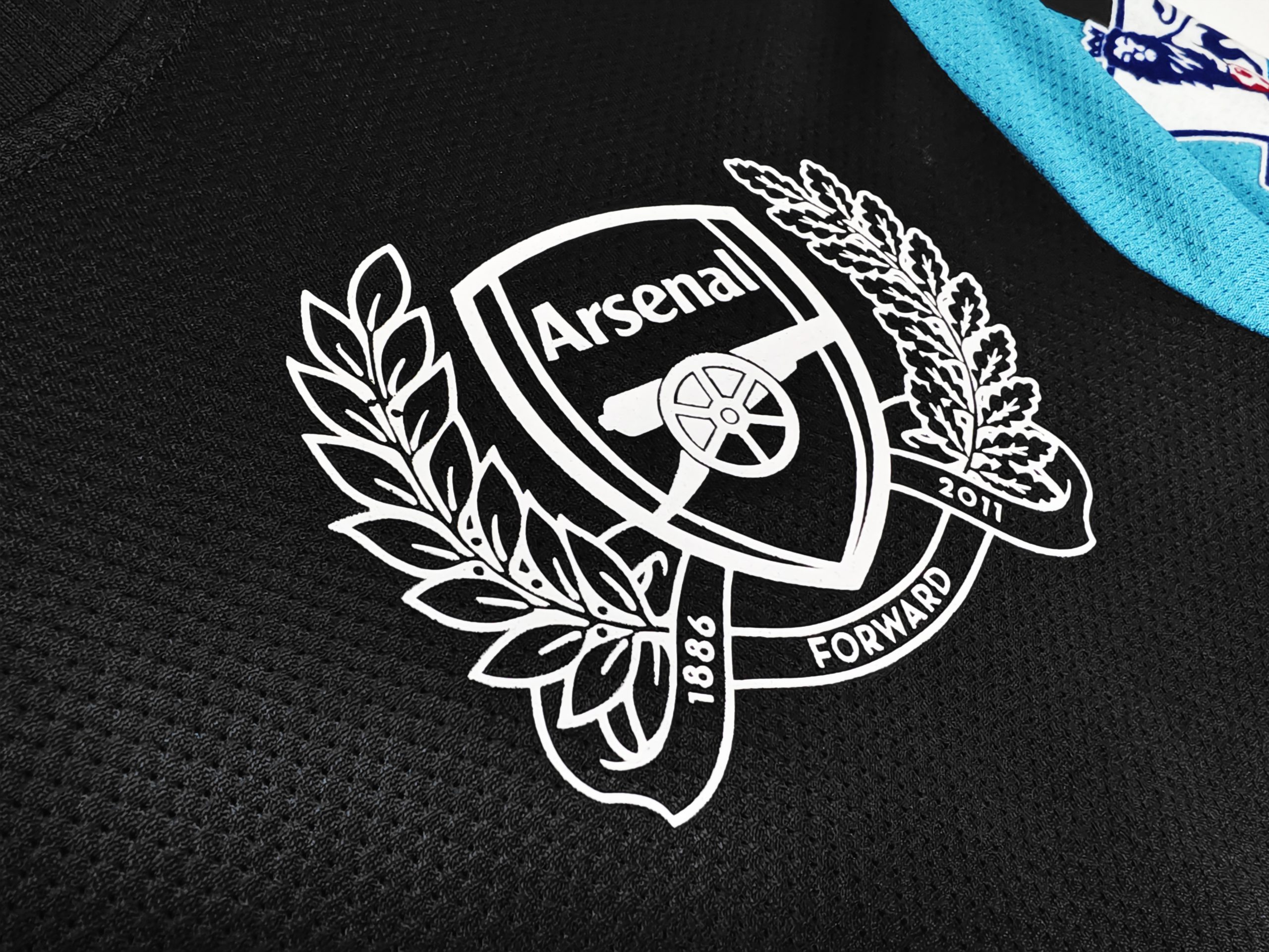 Arsenal 2011/12 Away Retro Jersey - Image 4