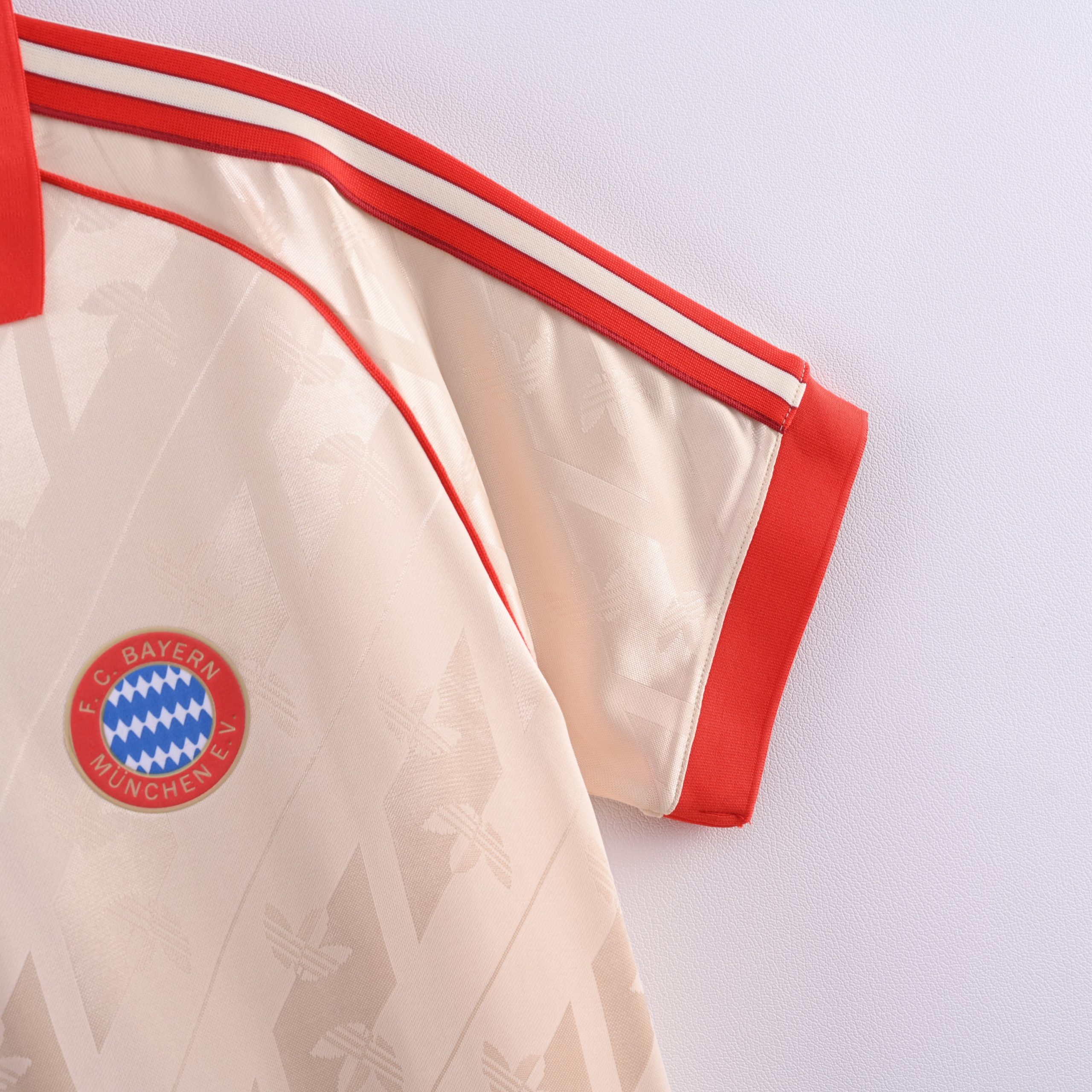 Bayern Munich 2024/25 Retro Jersey (Fan Version) - Image 5