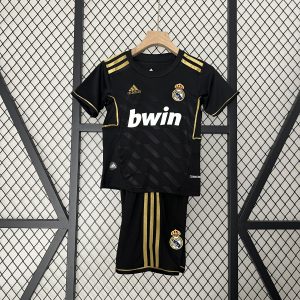 Real Madrid 2011/12 Away Kids Kit