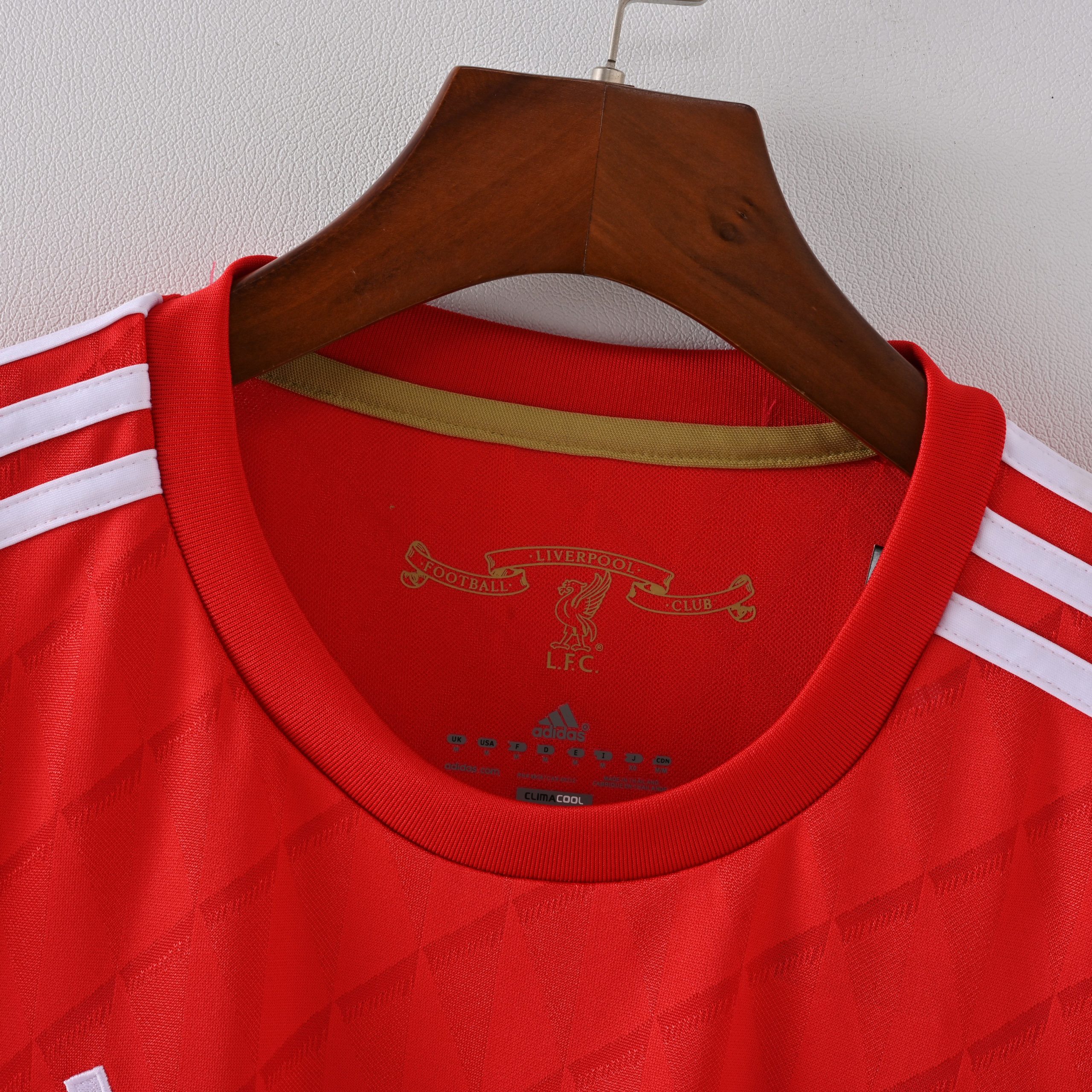 Liverpool 2010/11 Home Retro Jersey - Image 4