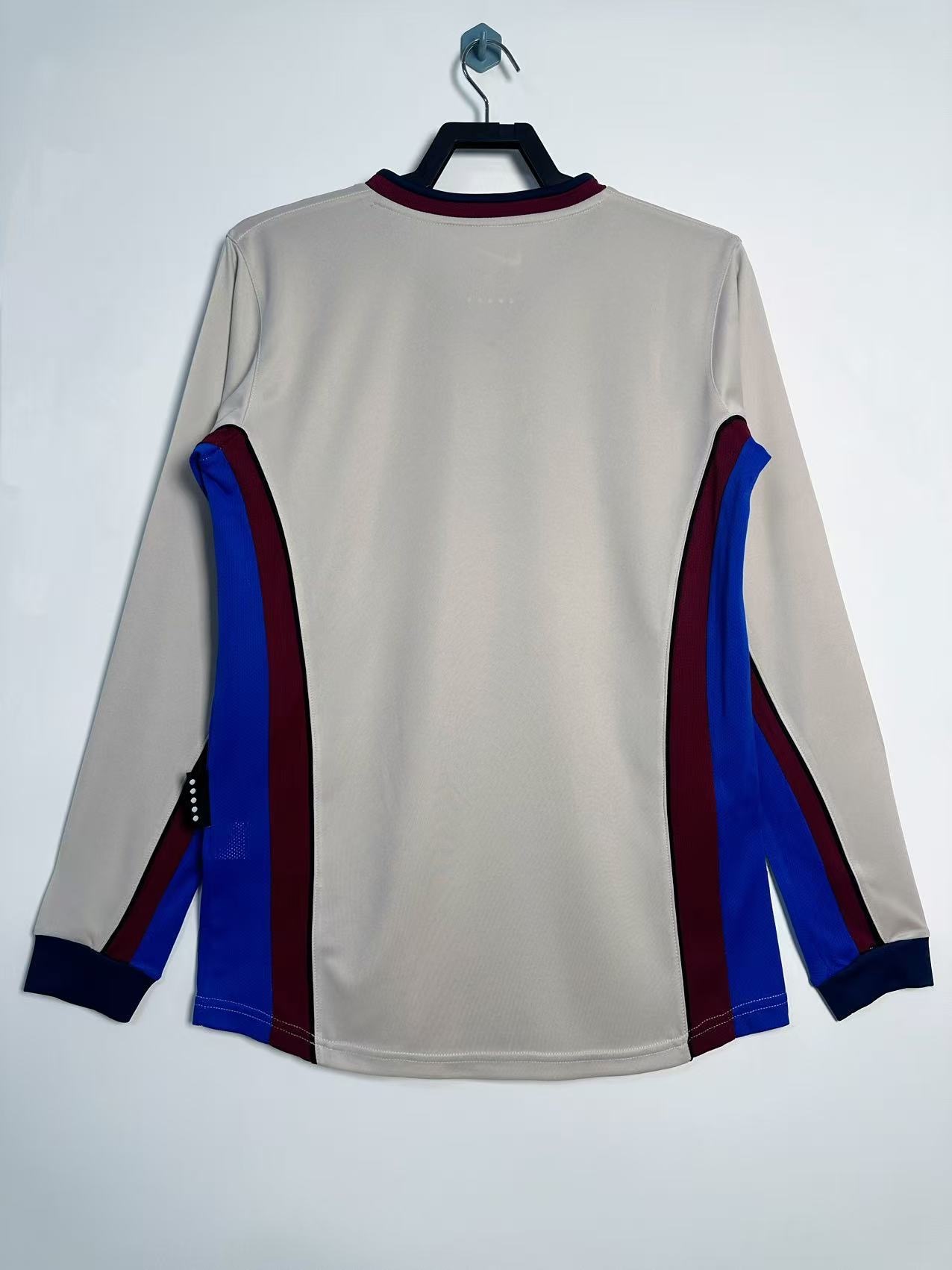 Barcelona 1998/99 Away Retro Jersey (Fan Version, Long Sleeve) - Image 2