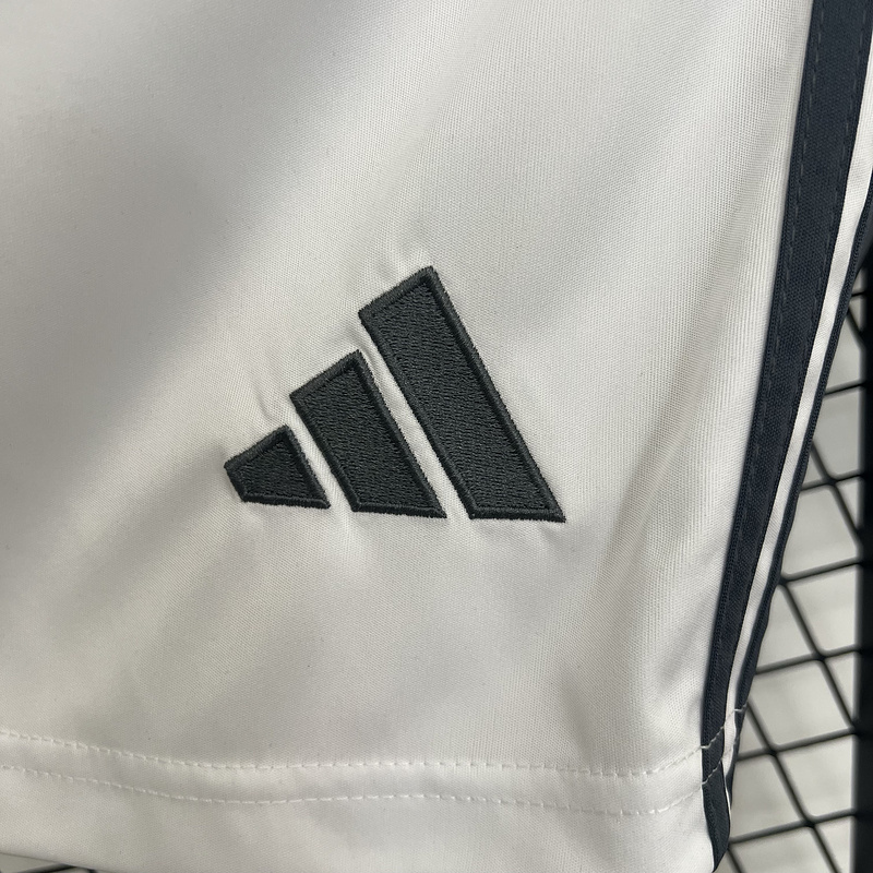 Bayern Munich 2025/26 Away Shorts - Image 5