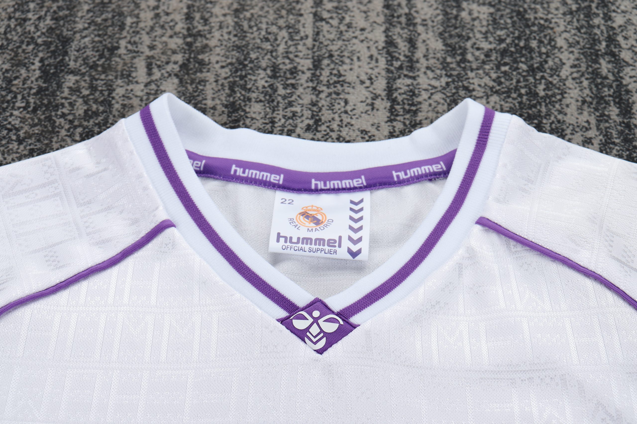 Real Madrid 1990/92 Home Kids Kit - Image 3