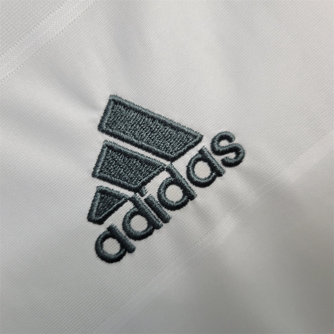 Real Madrid 2013/14 Home Retro Jersey (Fan Version, Long Sleeve) - Image 2